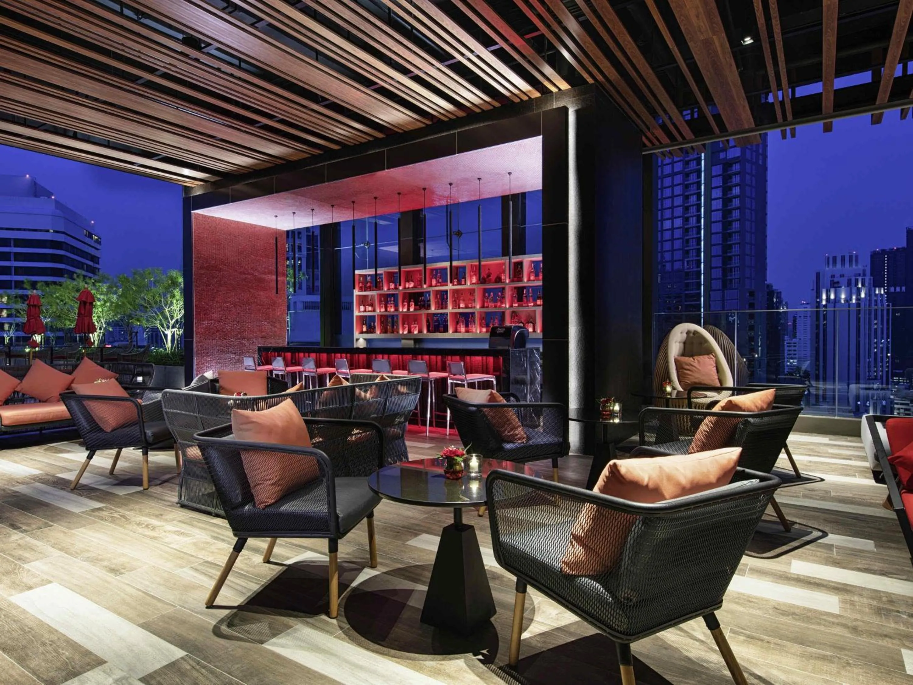 Lounge or bar in ibis Styles Bangkok Sukhumvit 4