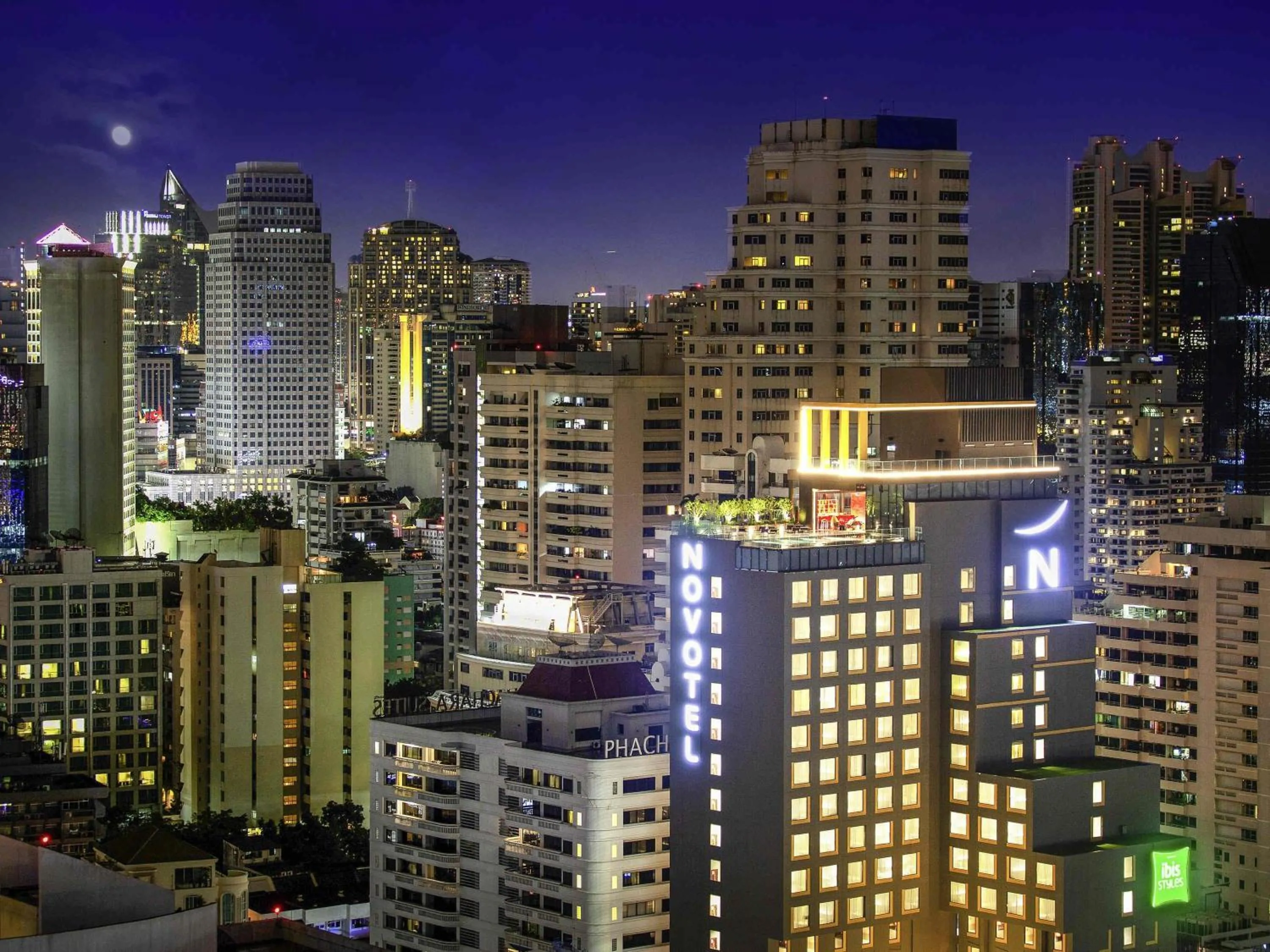 Property building in Novotel Bangkok Sukhumvit 4
