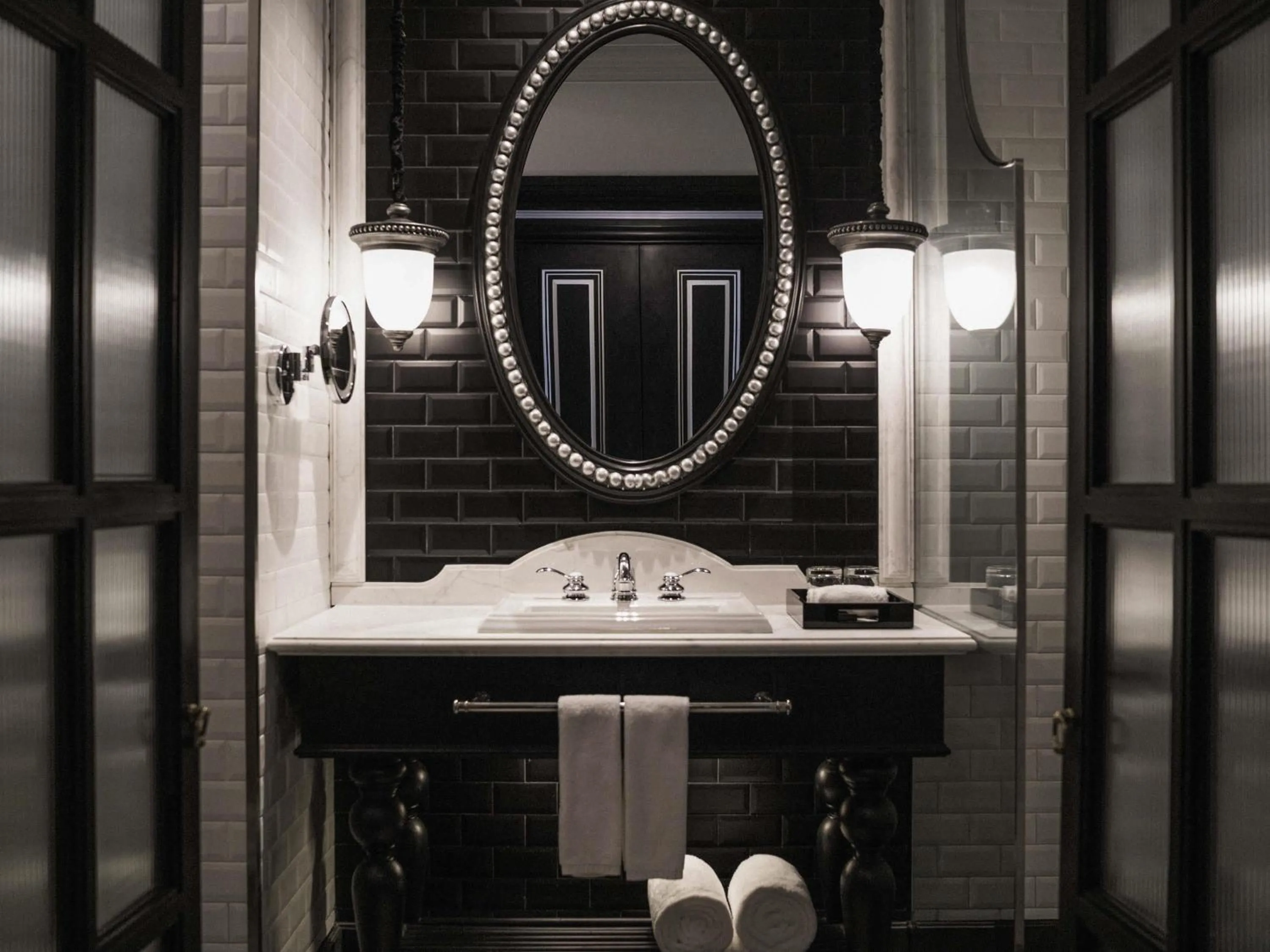 Bedroom in Hotel de la Coupole - MGallery