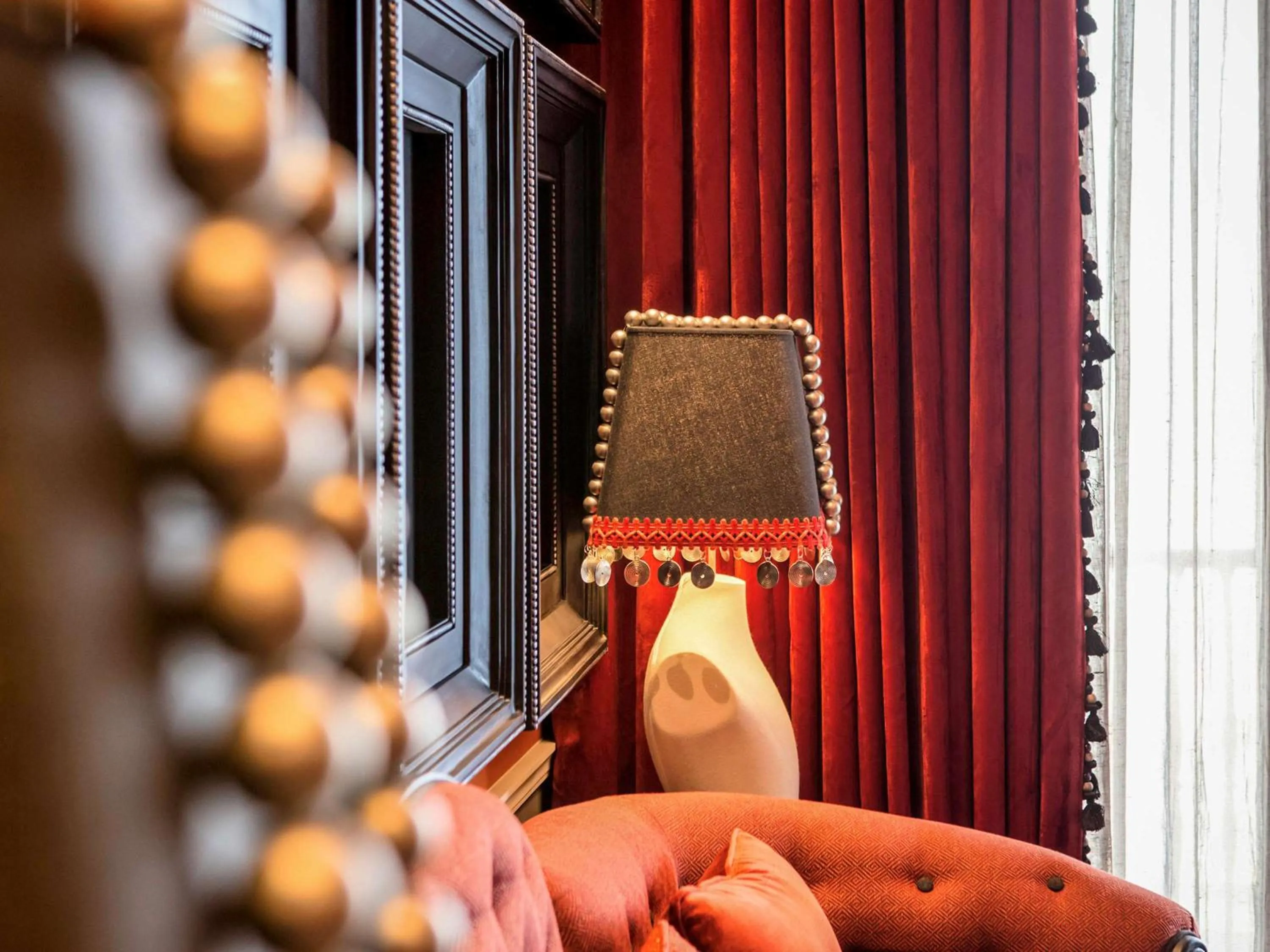 Photo of the whole room in Hotel de la Coupole - MGallery