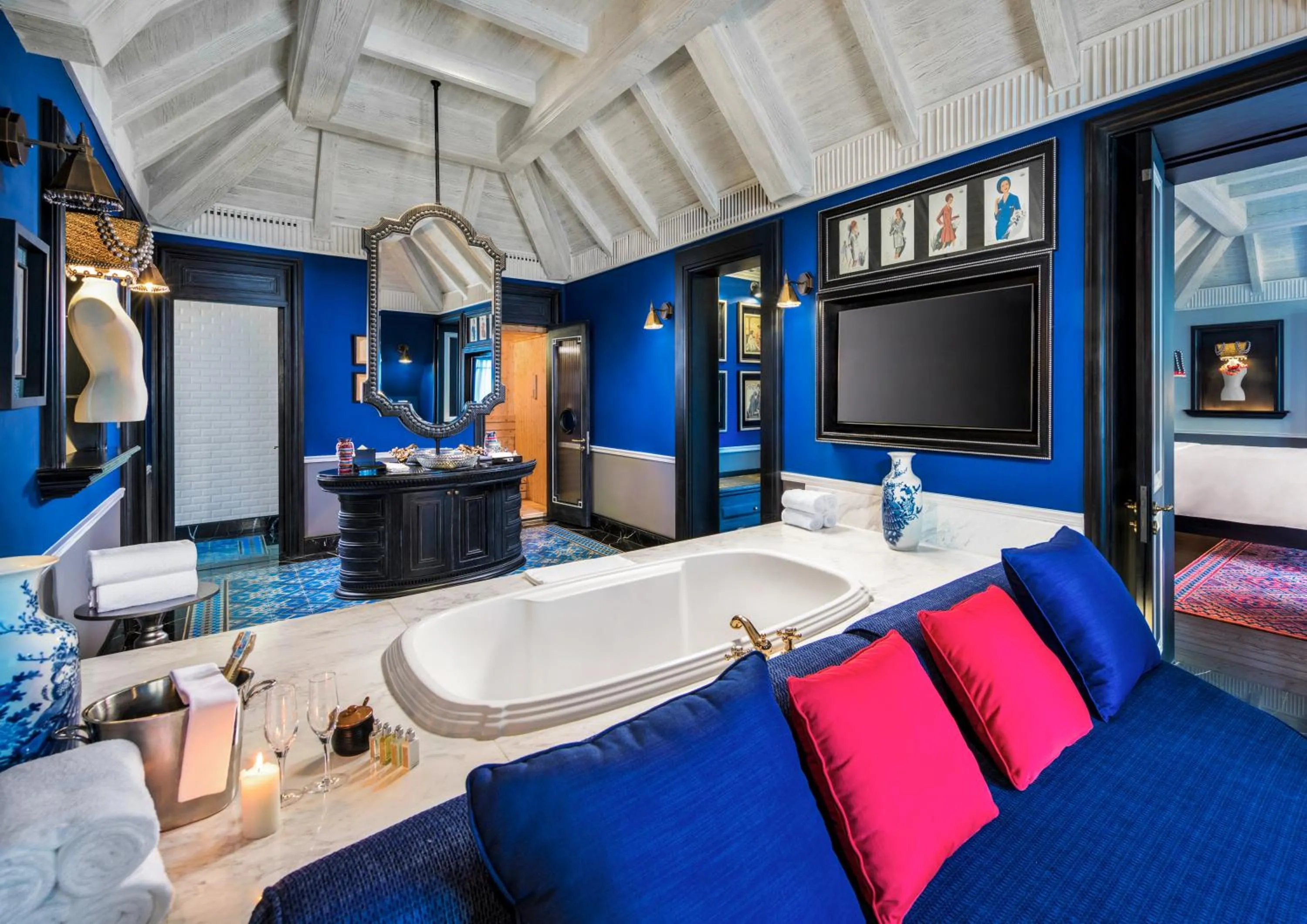 Bathroom, Bed in Hotel de la Coupole - MGallery