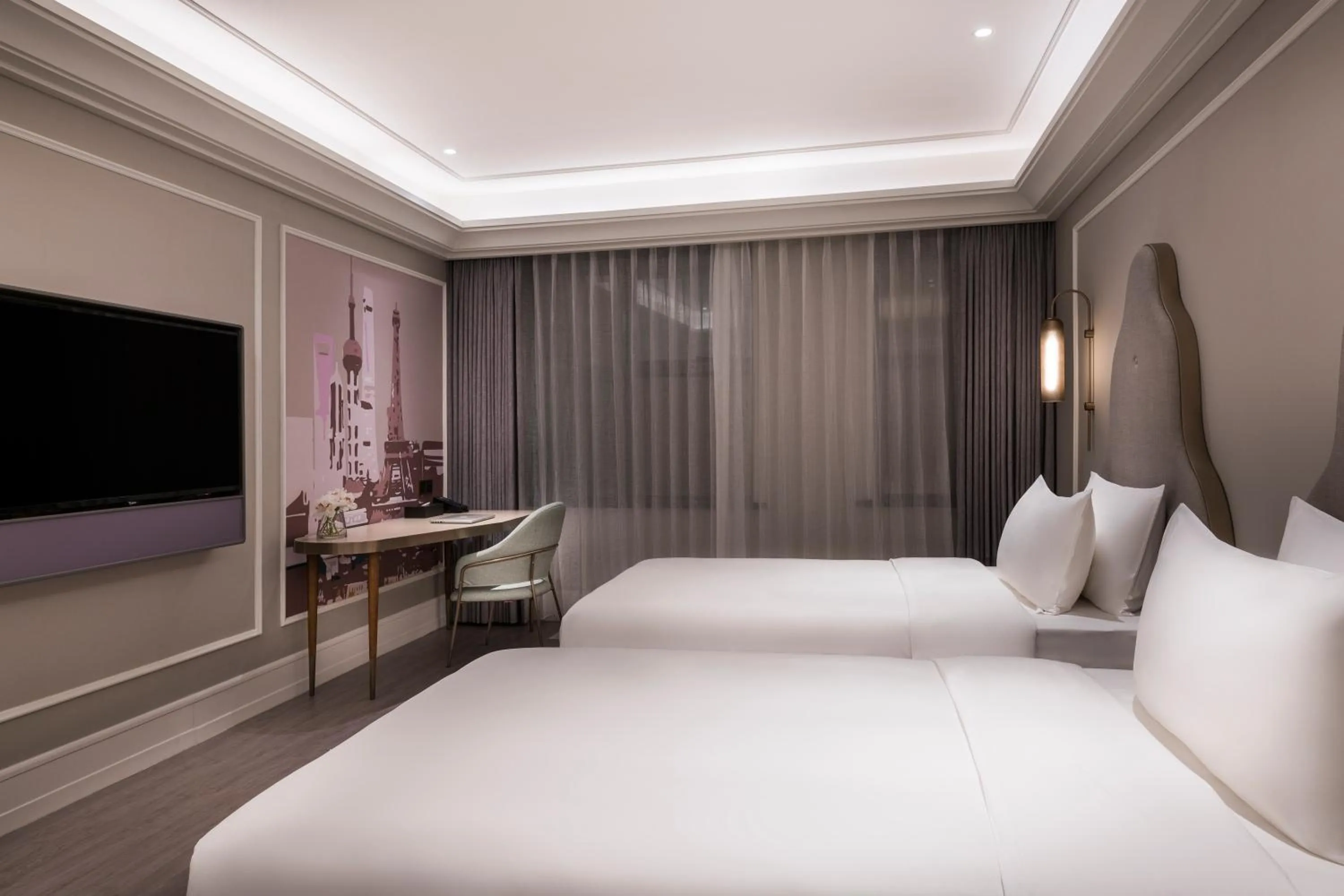 TV and multimedia in Mercure Shanghai Yu Garden On the Bund - 5 mins taxi to Nanjing Road and Bund