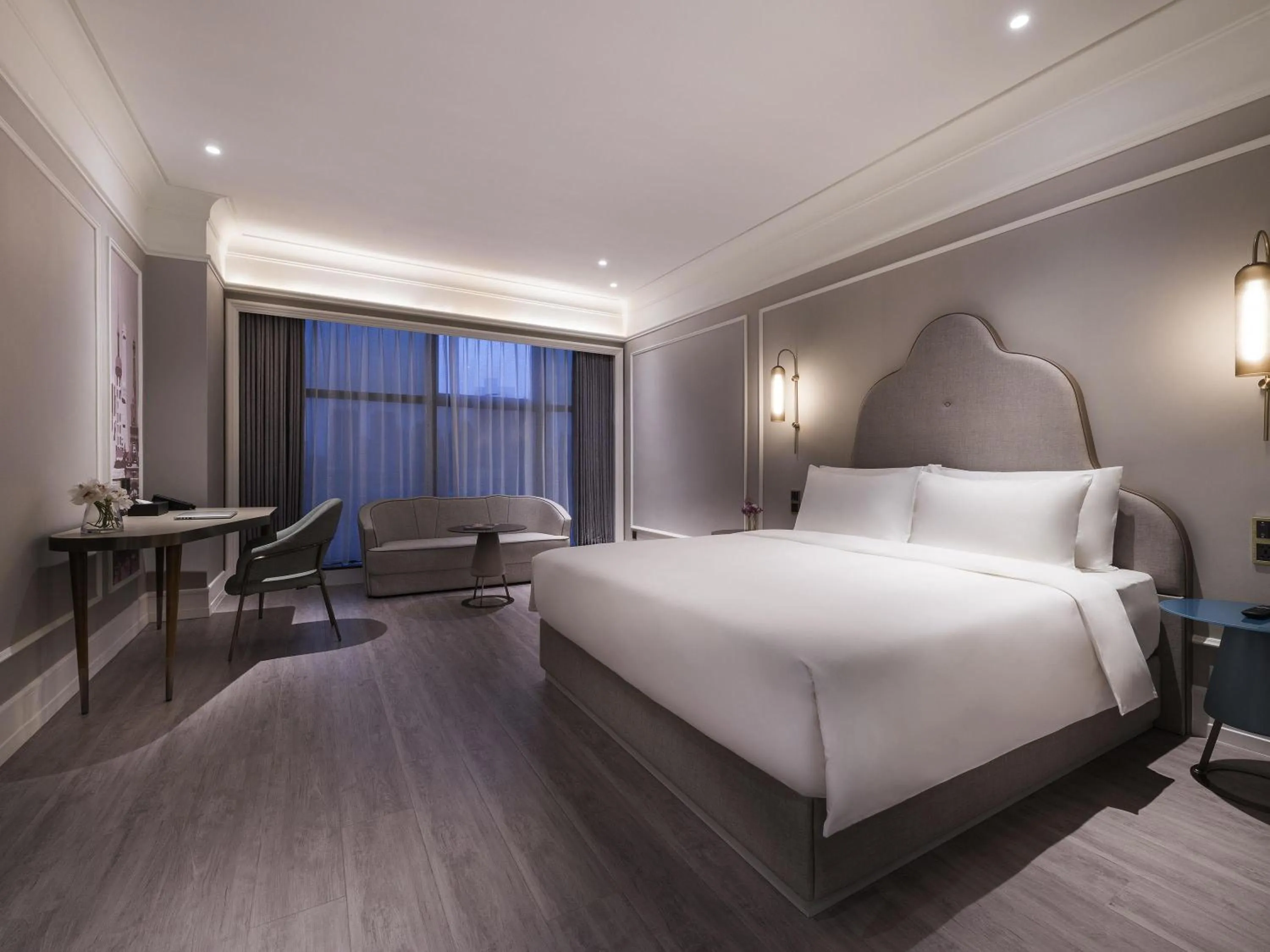 Bedroom in Mercure Shanghai Yu Garden On the Bund - 5 mins taxi to Nanjing Road and Bund