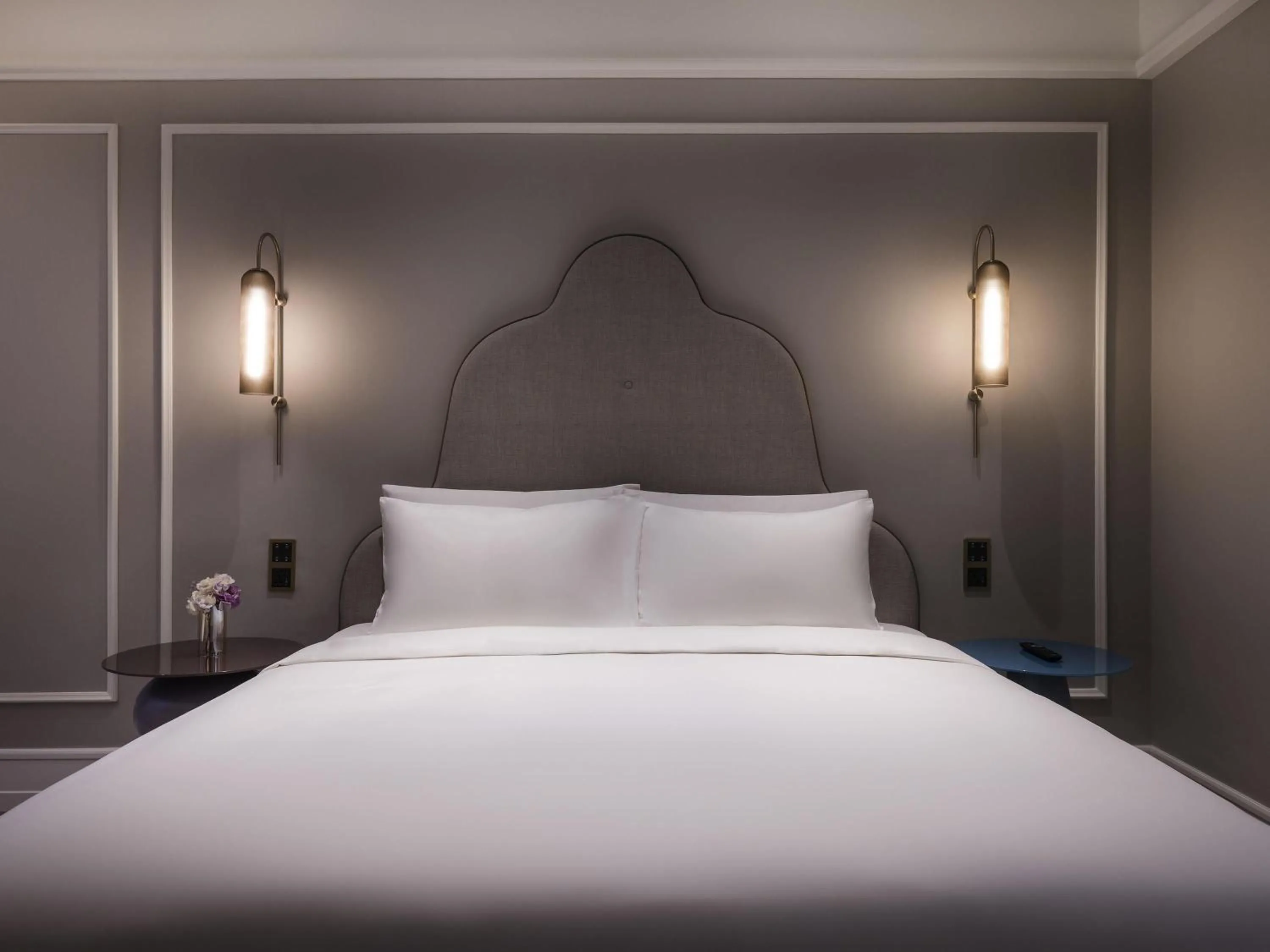 Bedroom in Mercure Shanghai Yu Garden On the Bund - 5 mins taxi to Nanjing Road and Bund