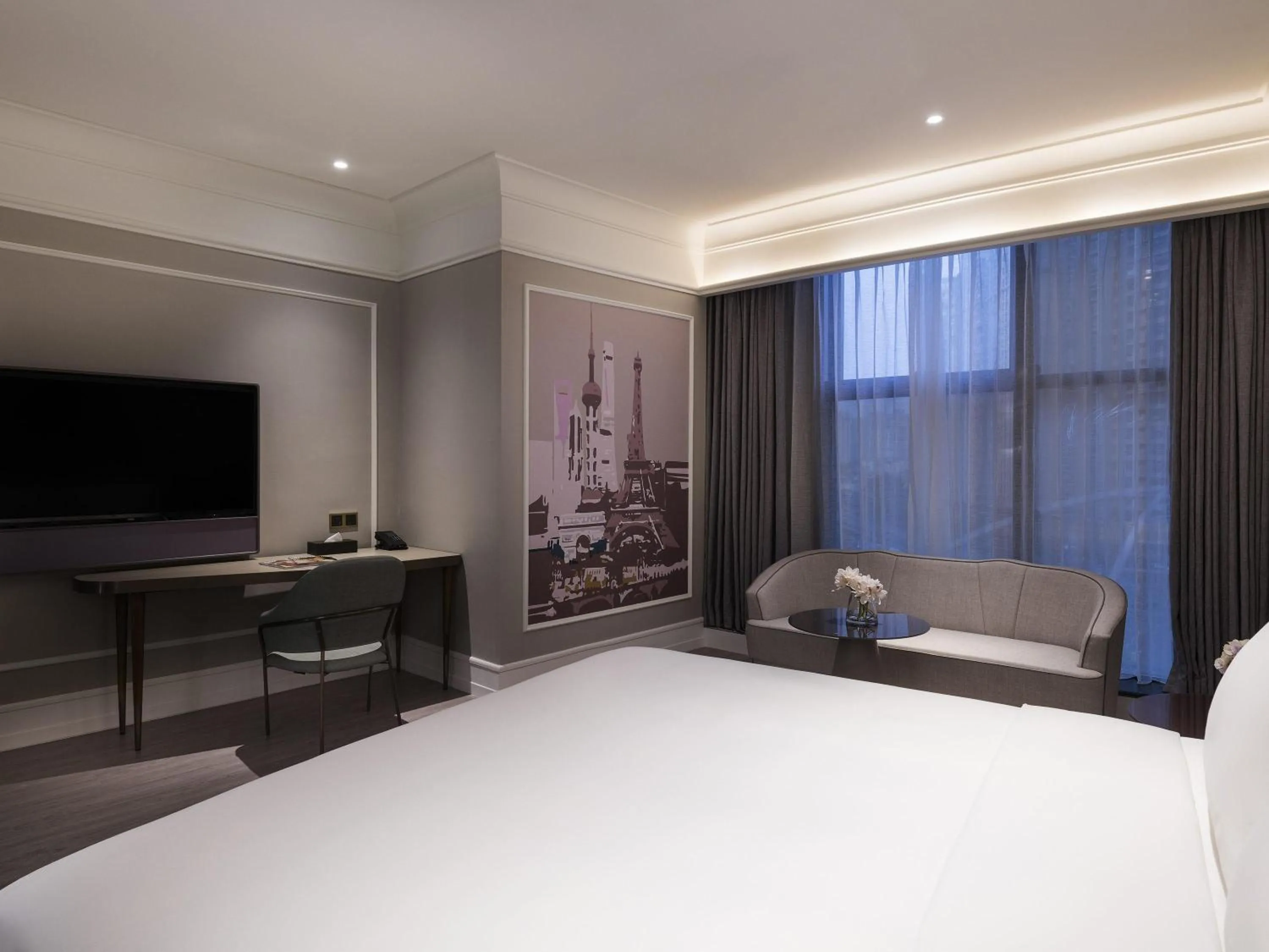 Bedroom in Mercure Shanghai Yu Garden On the Bund - 5 mins taxi to Nanjing Road and Bund