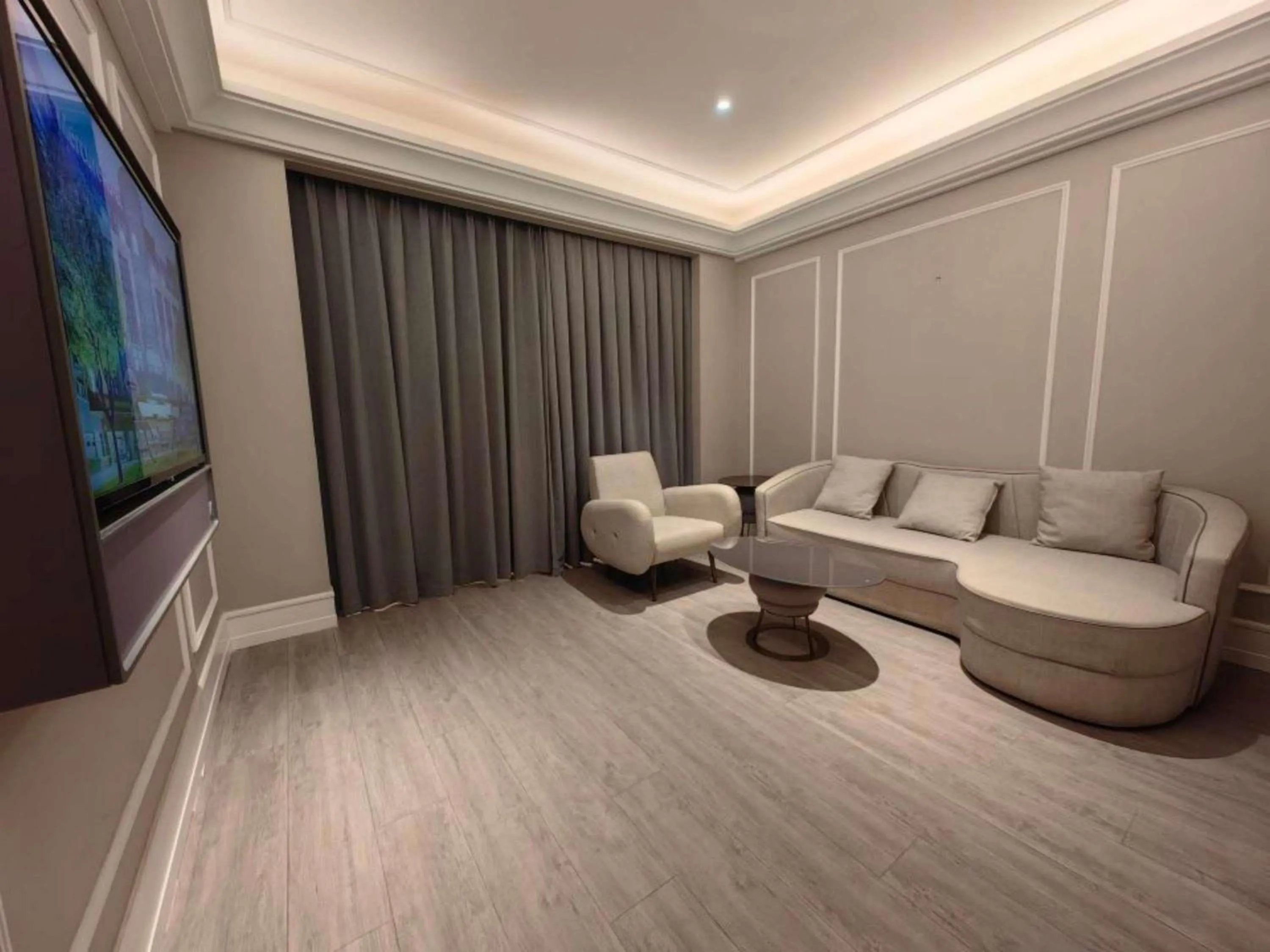 Bedroom in Mercure Shanghai Yu Garden On the Bund - 5 mins taxi to Nanjing Road and Bund