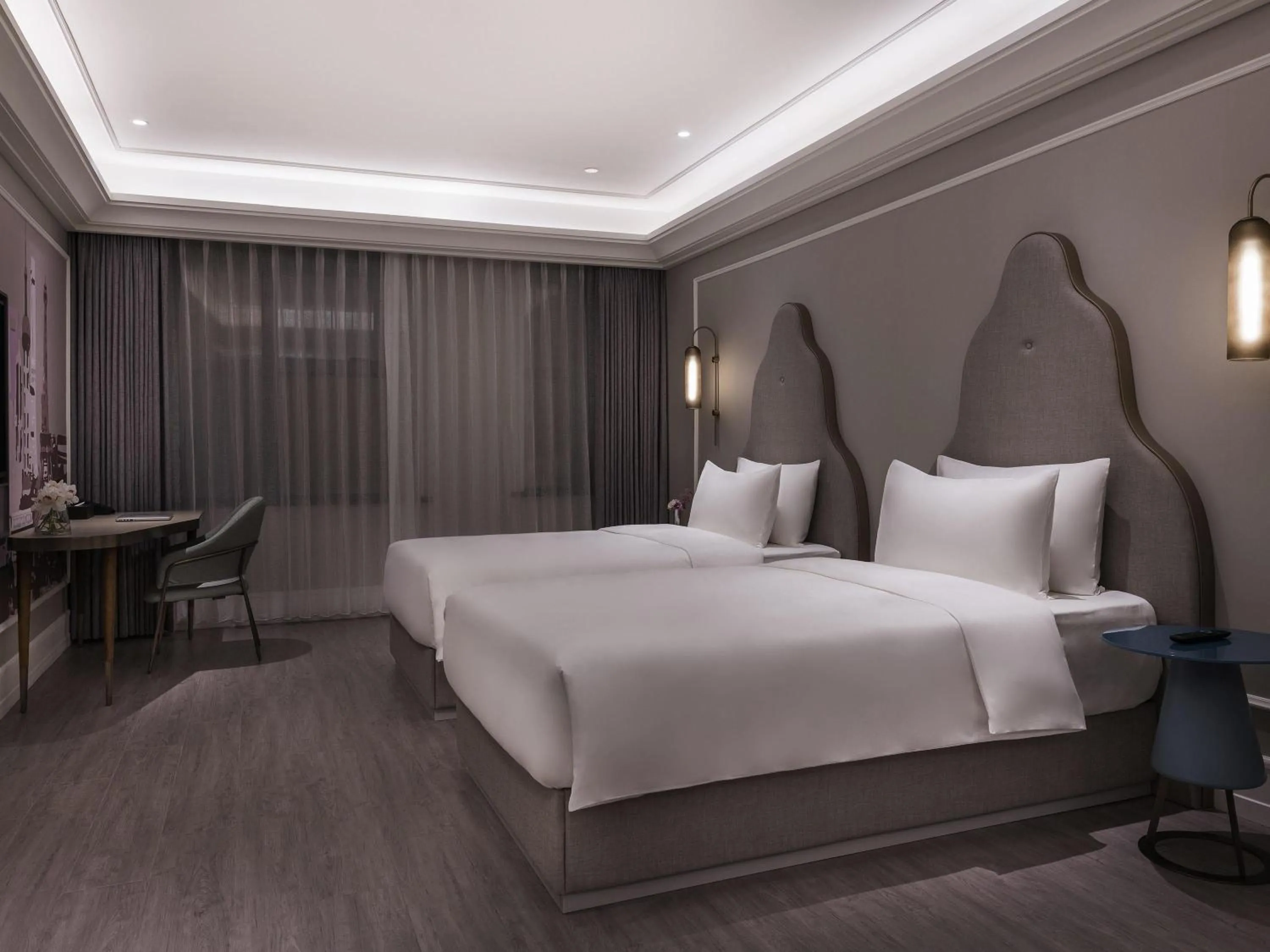 Bedroom in Mercure Shanghai Yu Garden On the Bund - 5 mins taxi to Nanjing Road and Bund