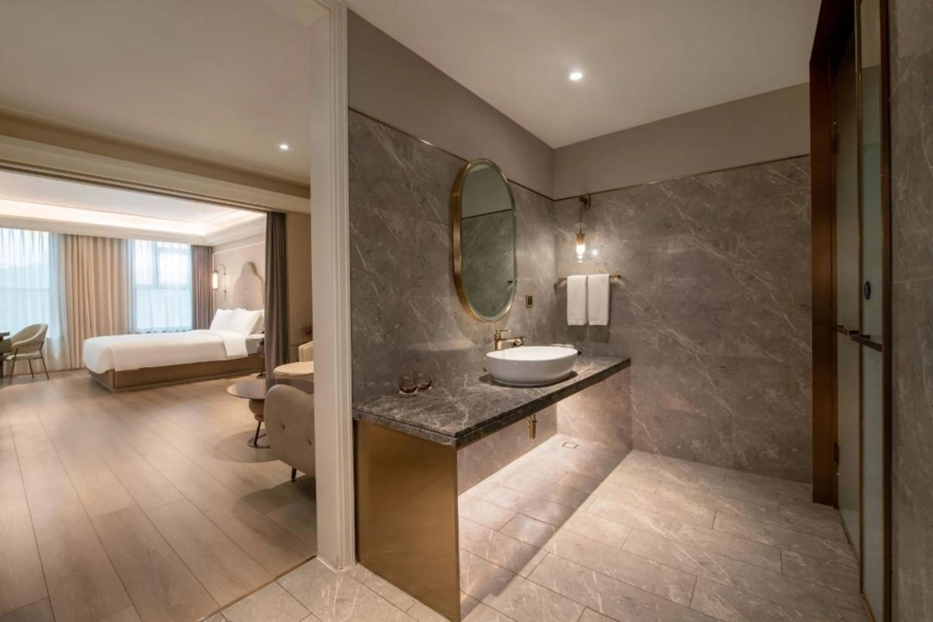 Mercure Shanghai Yu Garden On the Bund - 5 mins taxi to Nanjing Road and Bund