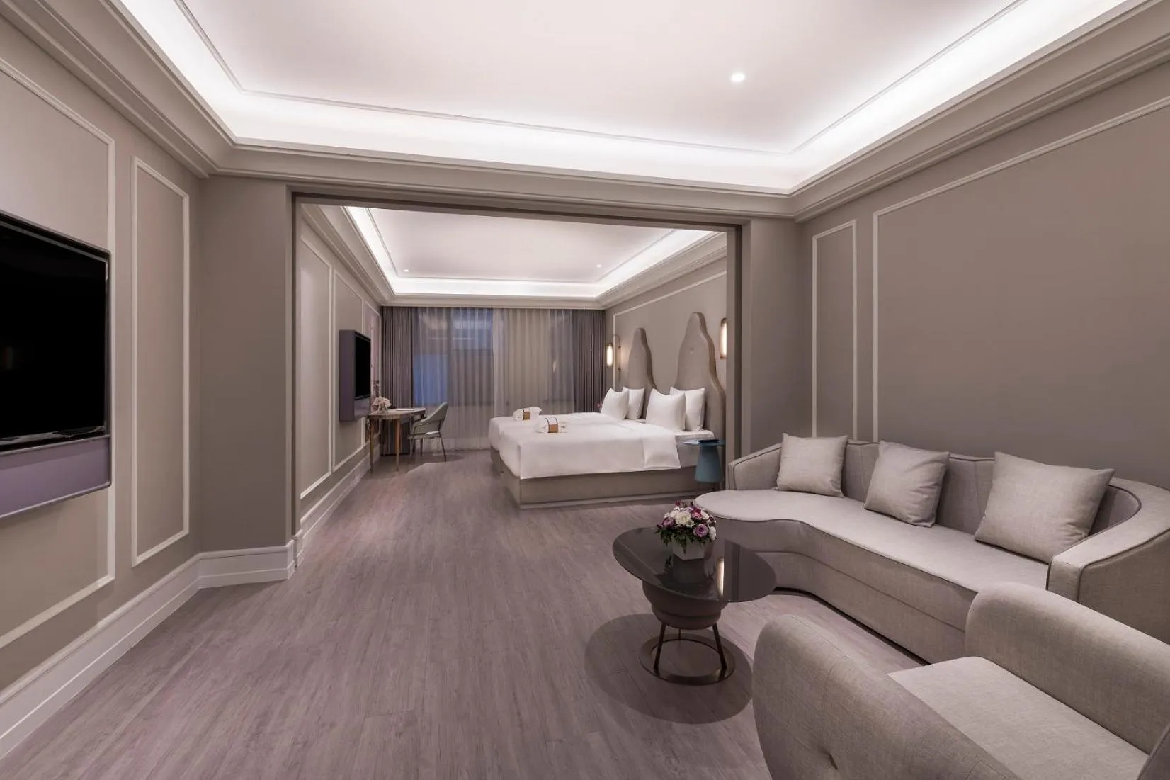 Photo of the whole room in Mercure Shanghai Yu Garden On the Bund - 5 mins taxi to Nanjing Road and Bund