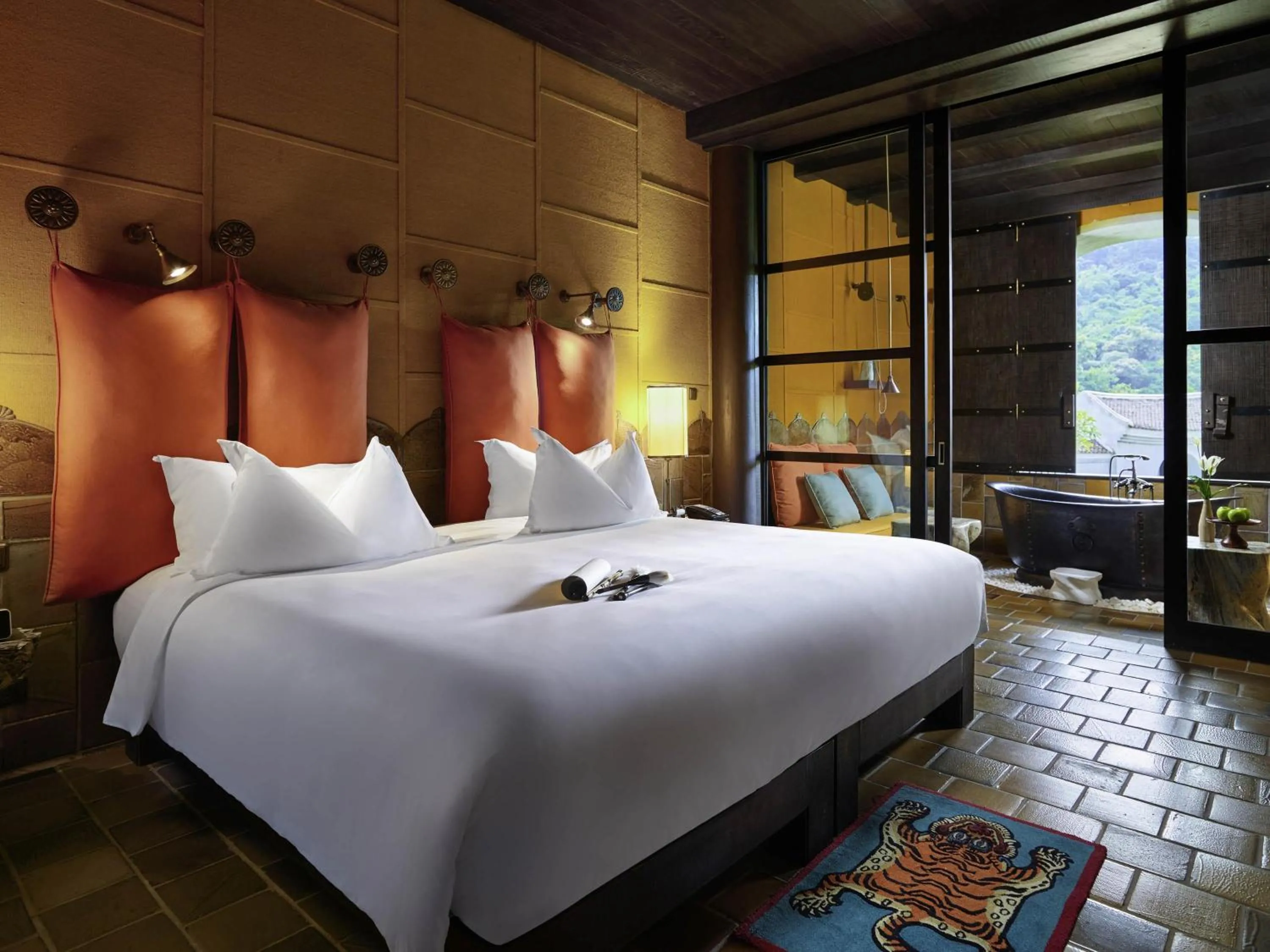 Bedroom, Bed in Legacy Yen Tu - MGallery