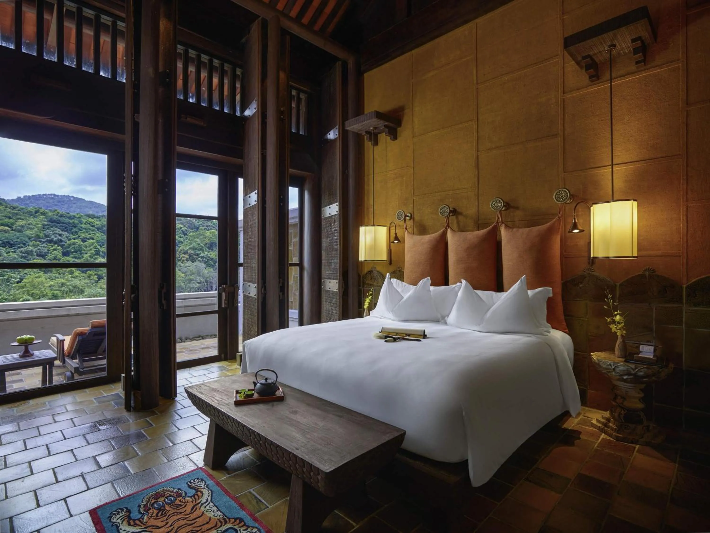 Bedroom, Bed in Legacy Yen Tu - MGallery