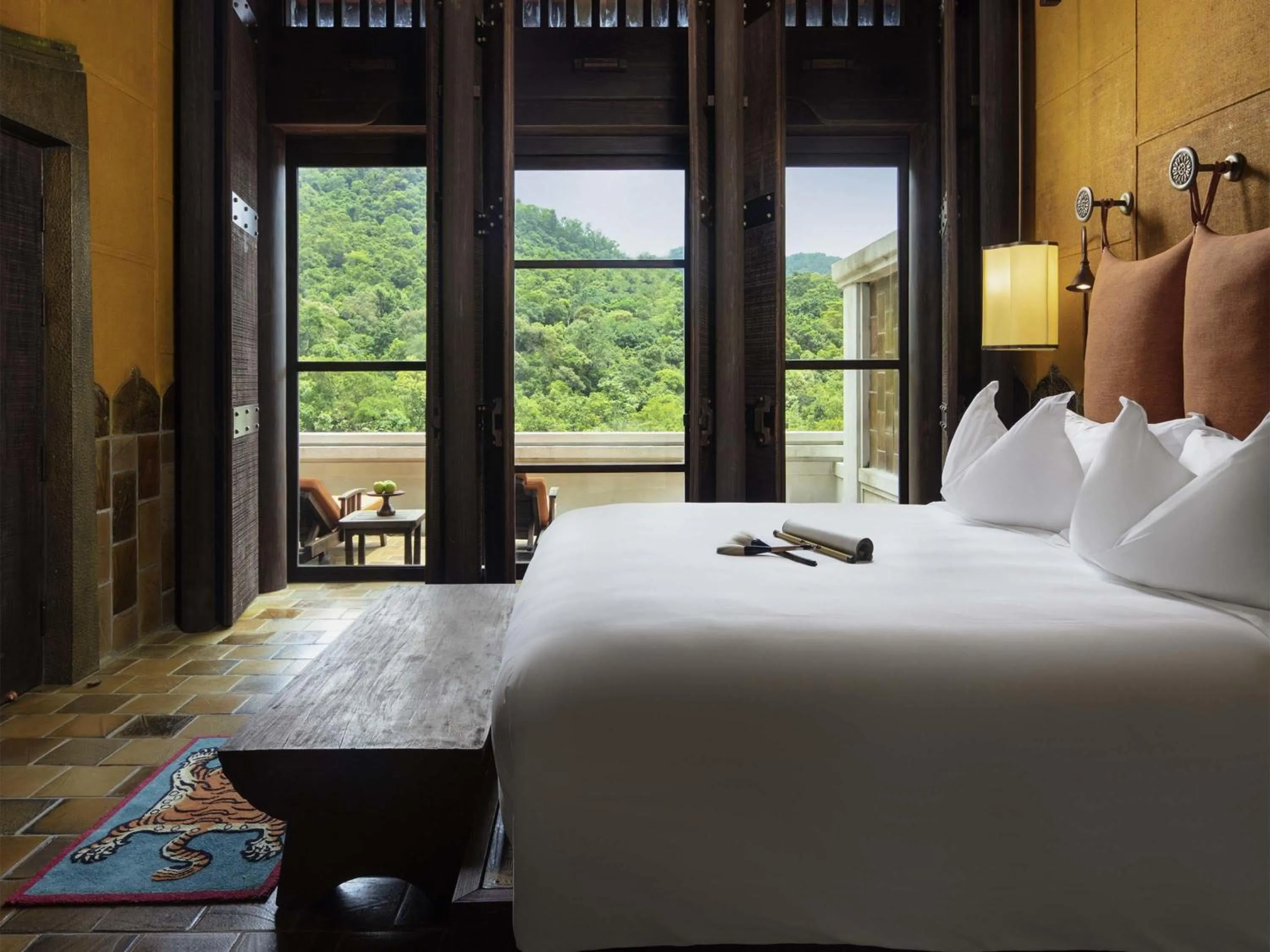 Bedroom, Bed in Legacy Yen Tu - MGallery