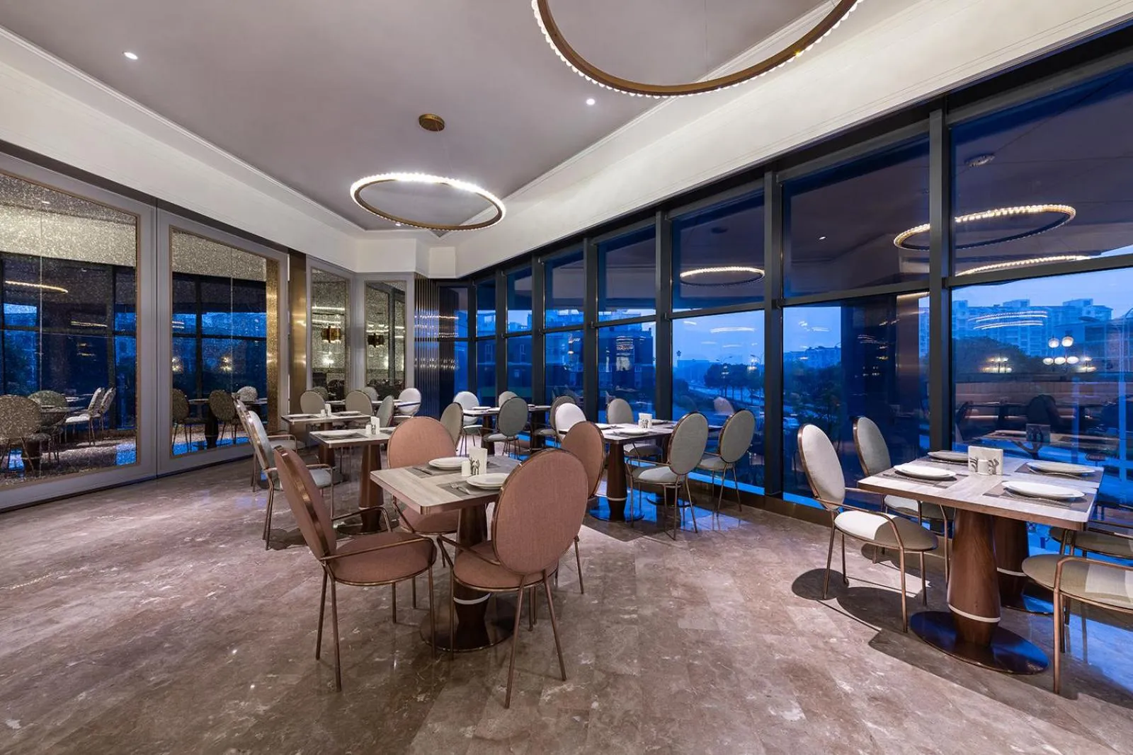 Restaurant/places to eat in Mercure Suzhou Jinji Lake