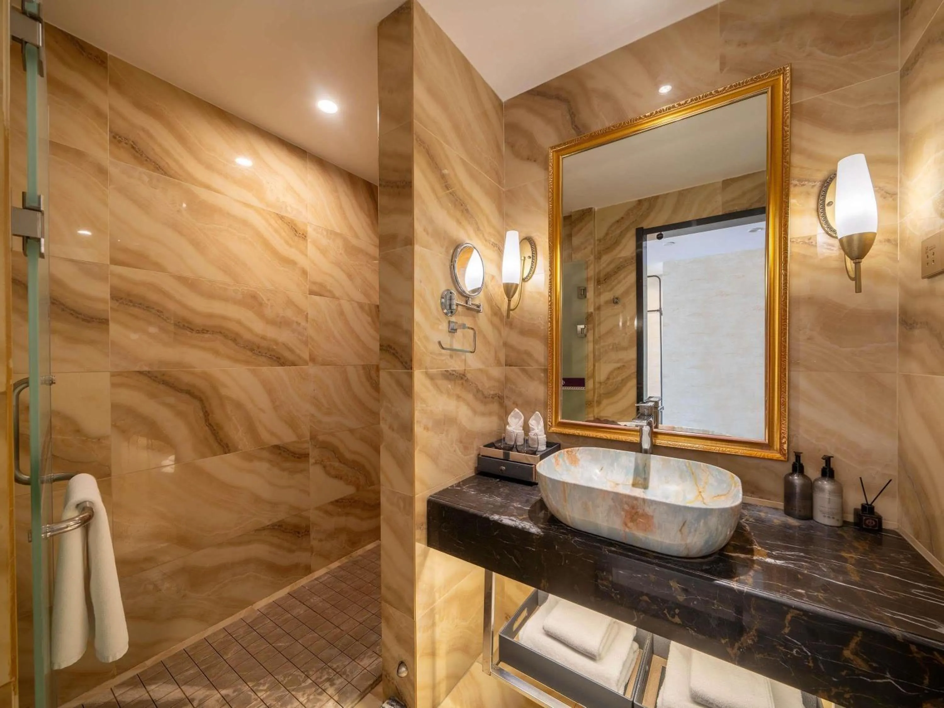 Bedroom in Mercure Chongqing Downtown