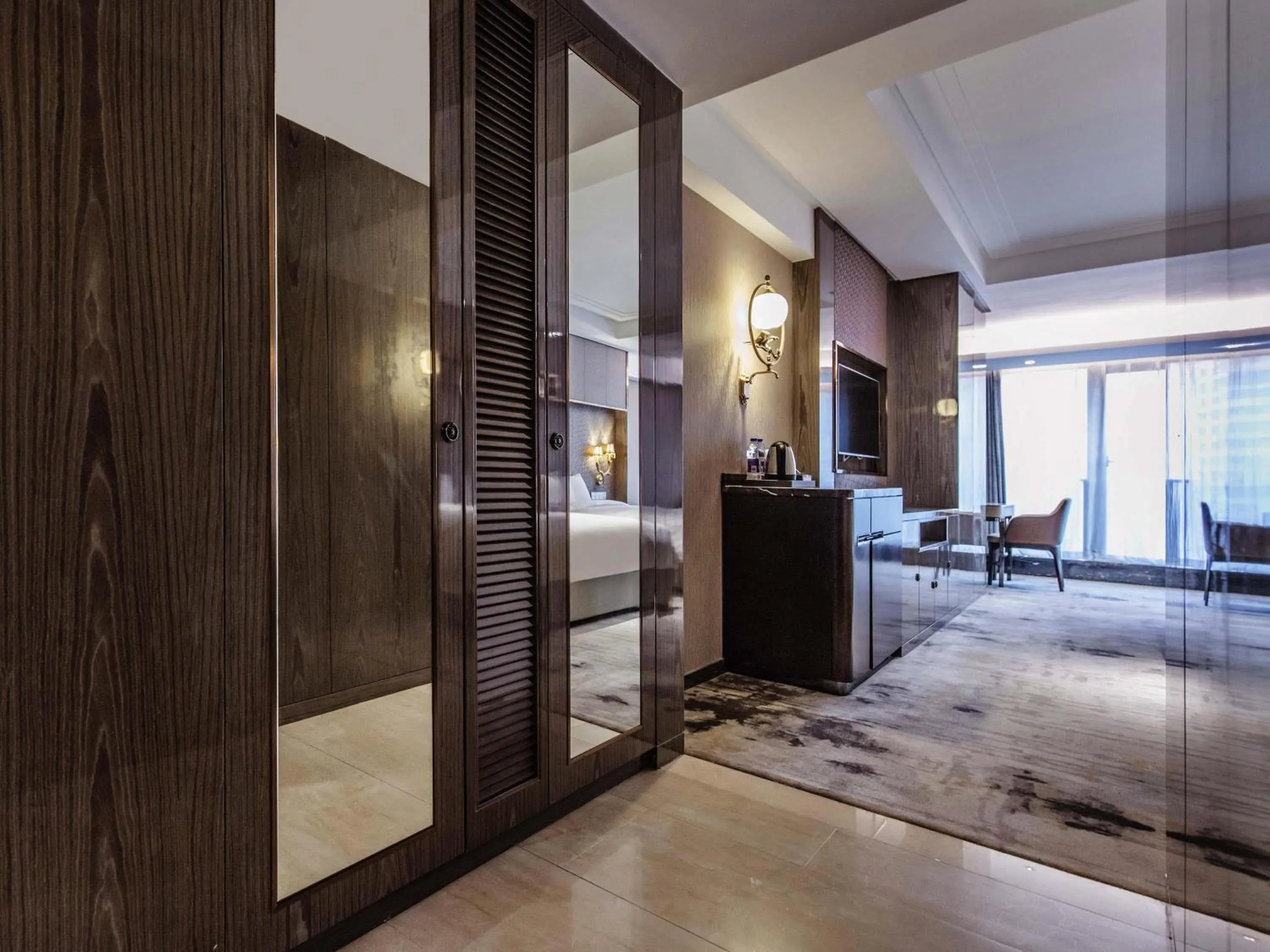 Bedroom, Bed in Mercure Chongqing Downtown