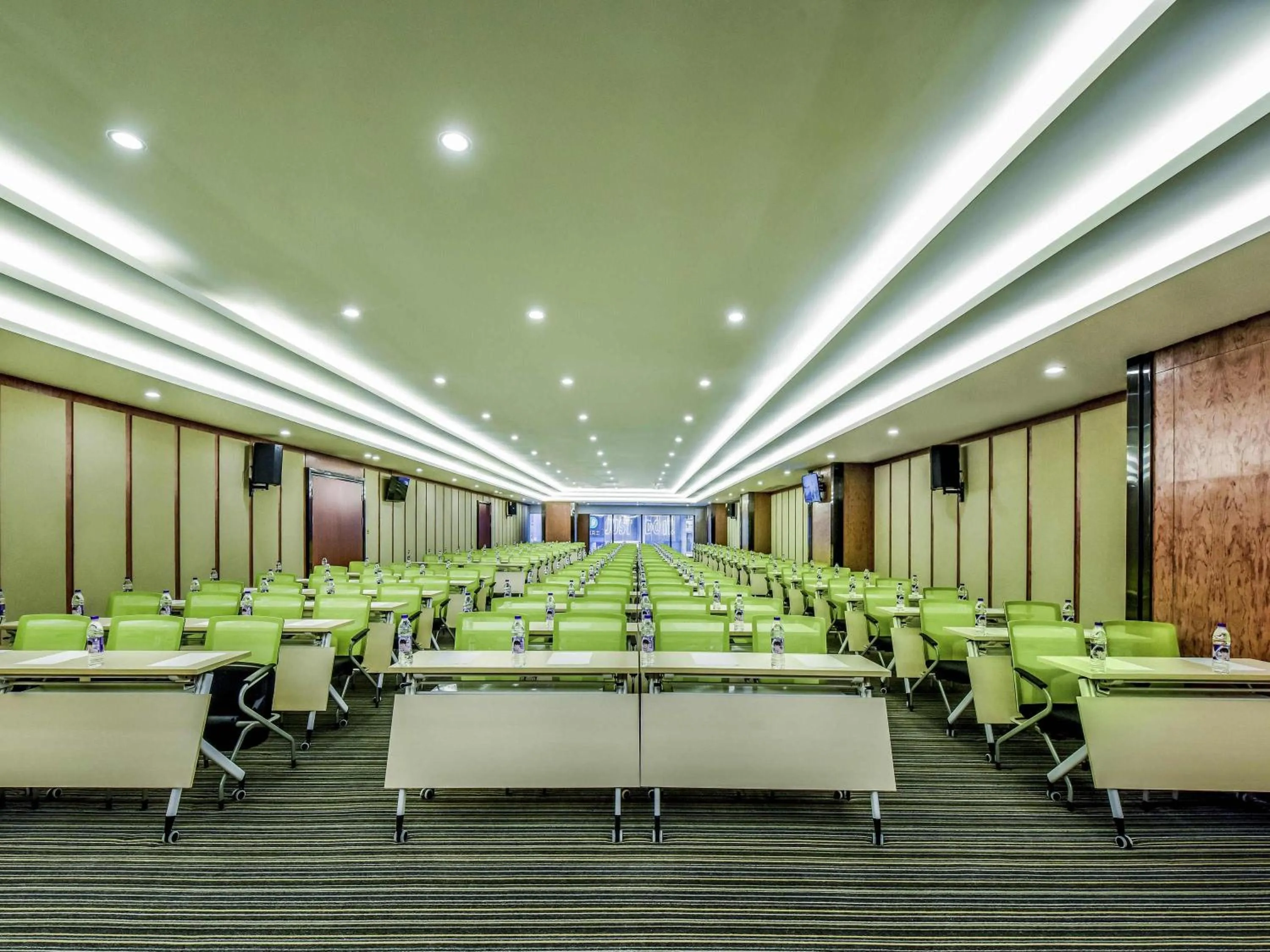 Meeting/conference room in Mercure Chongqing Downtown