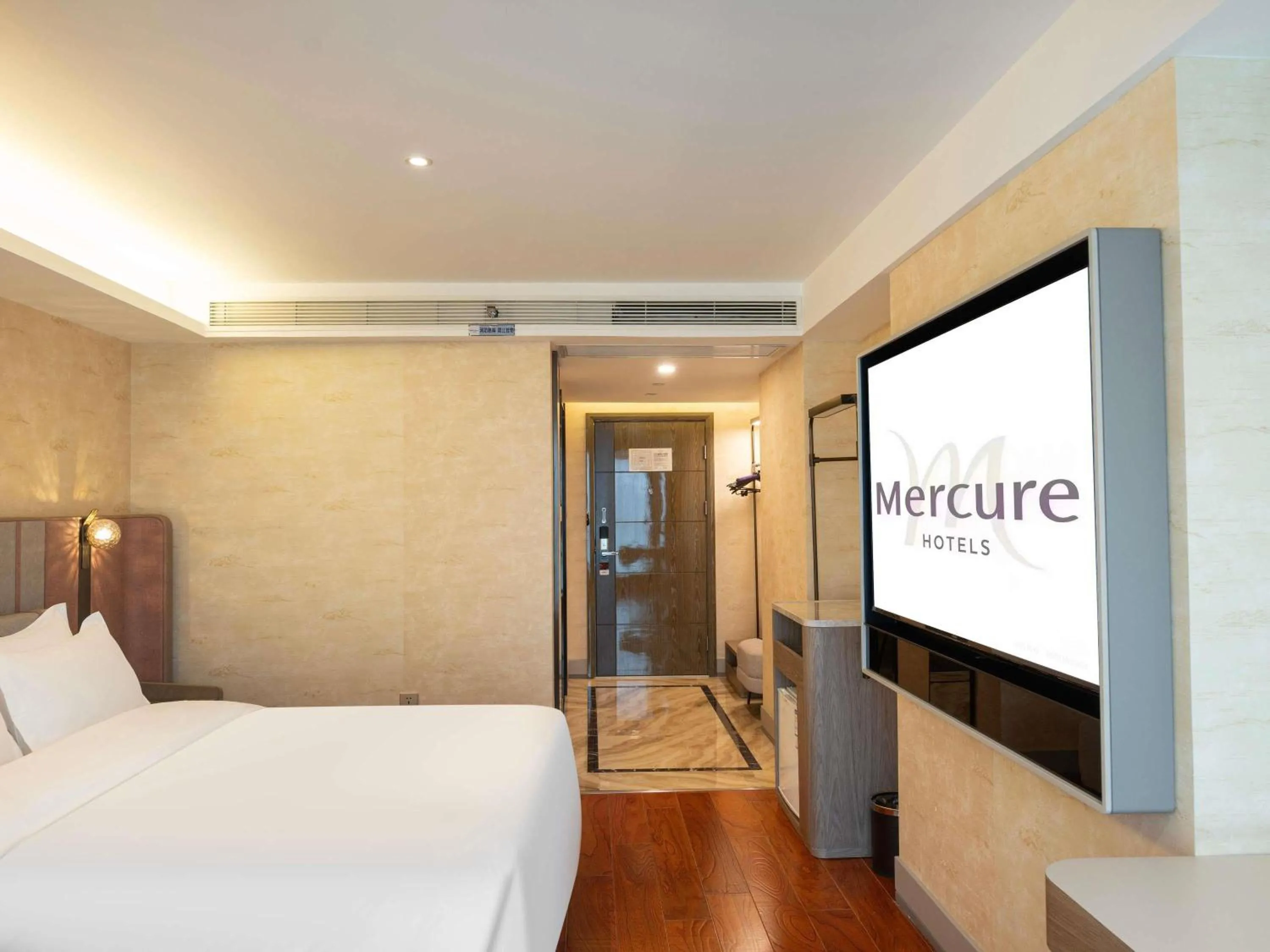 Bedroom in Mercure Chongqing Downtown