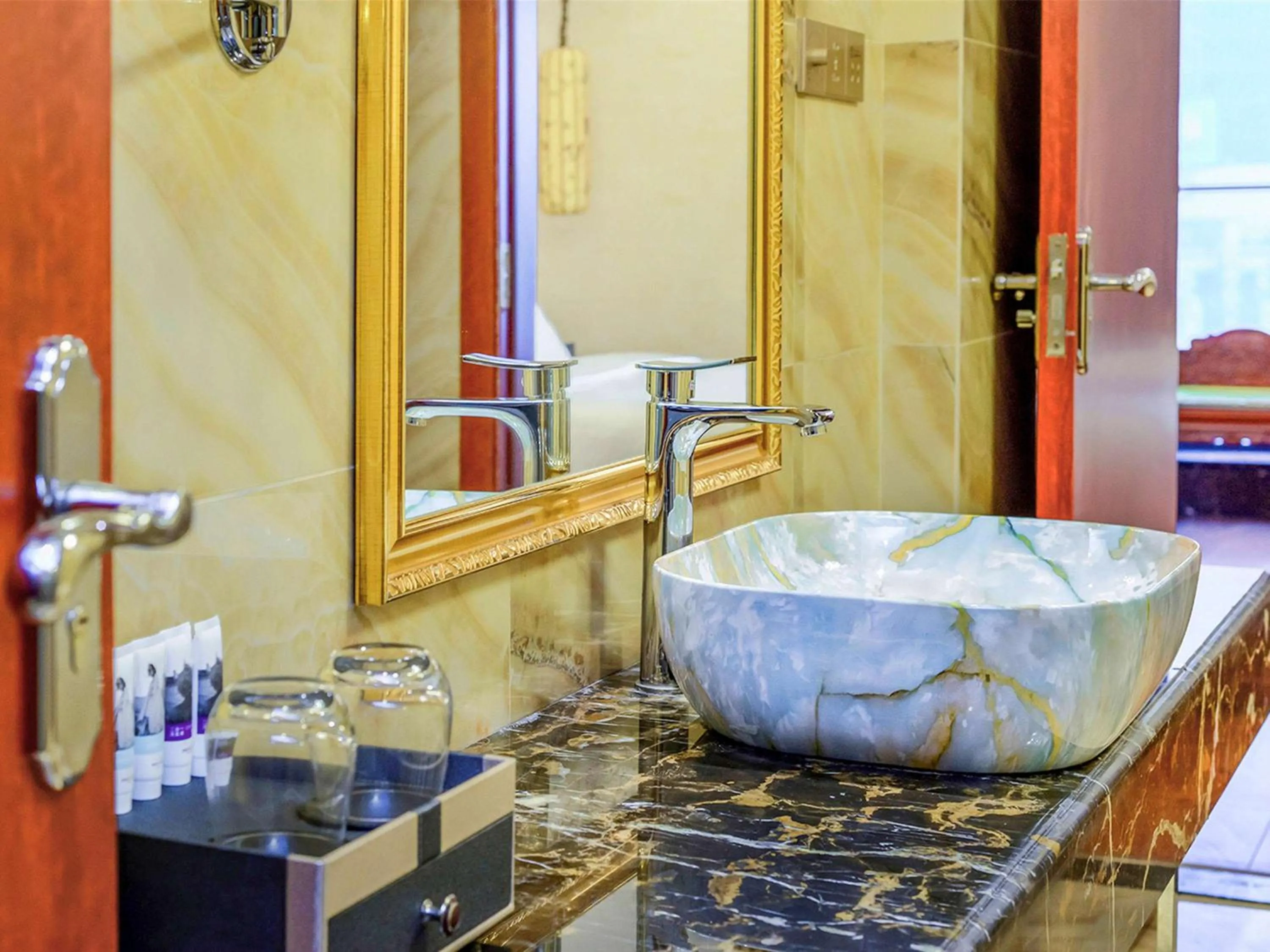 Photo of the whole room in Mercure Chongqing Downtown