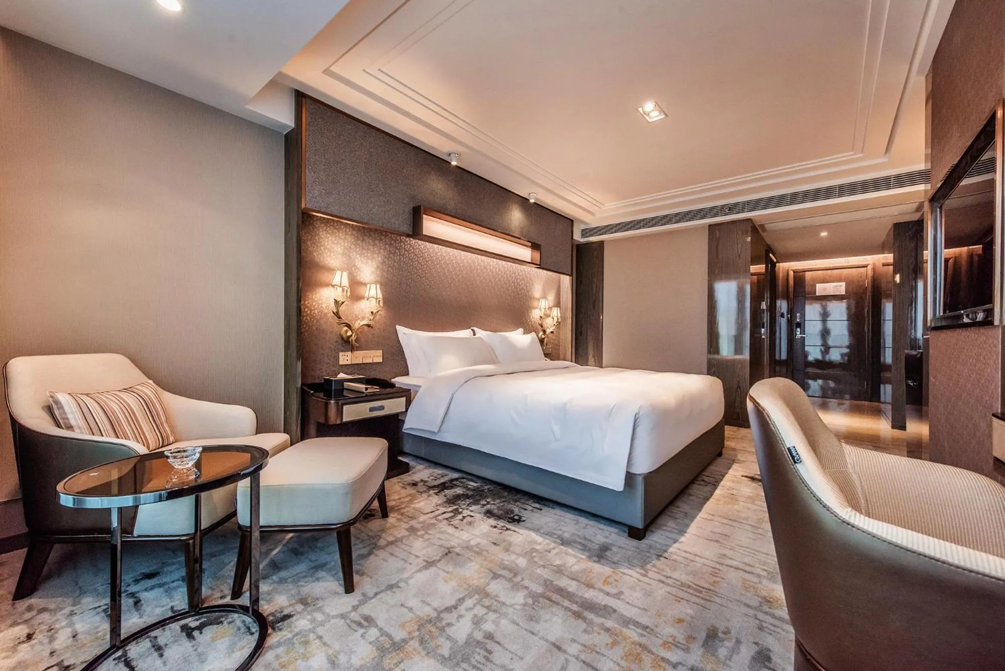 Bed in Mercure Chongqing Downtown