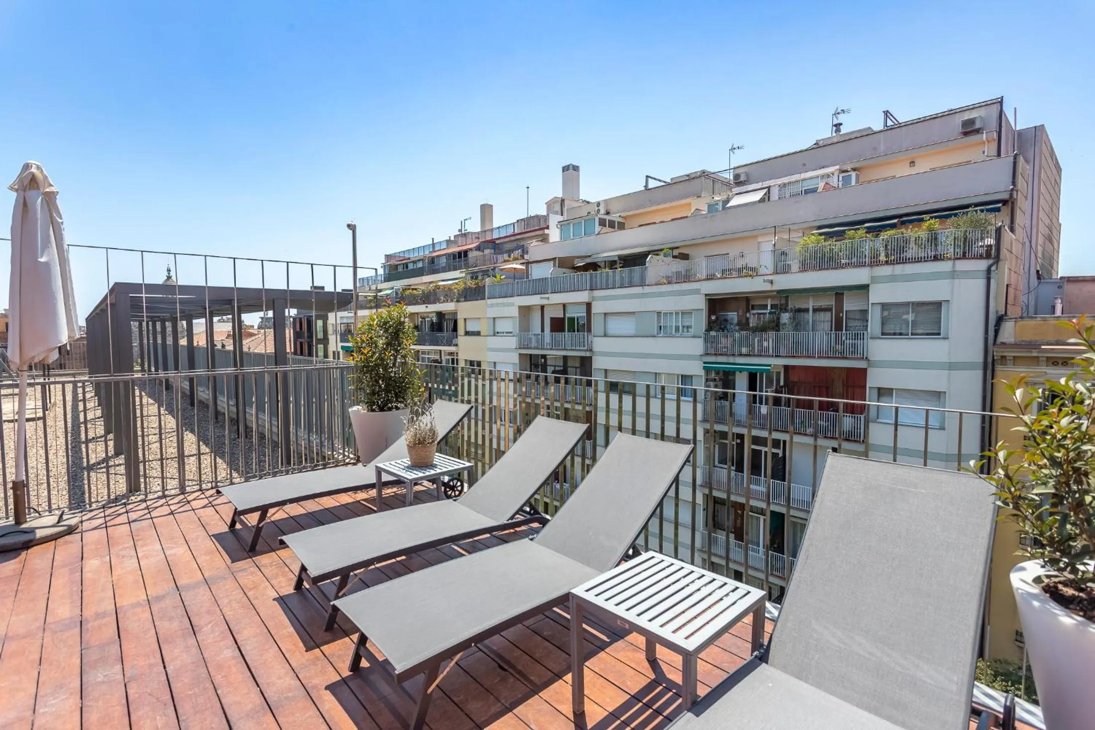 Property building in My Space Barcelona Pool City Center