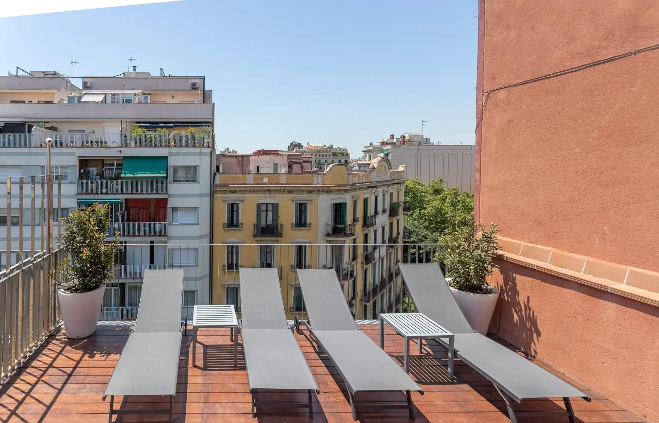 Three-Bedroom Apartment in My Space Barcelona Pool City Center Three-Bedroom Apartment in My Space Barcelona Pool City Center