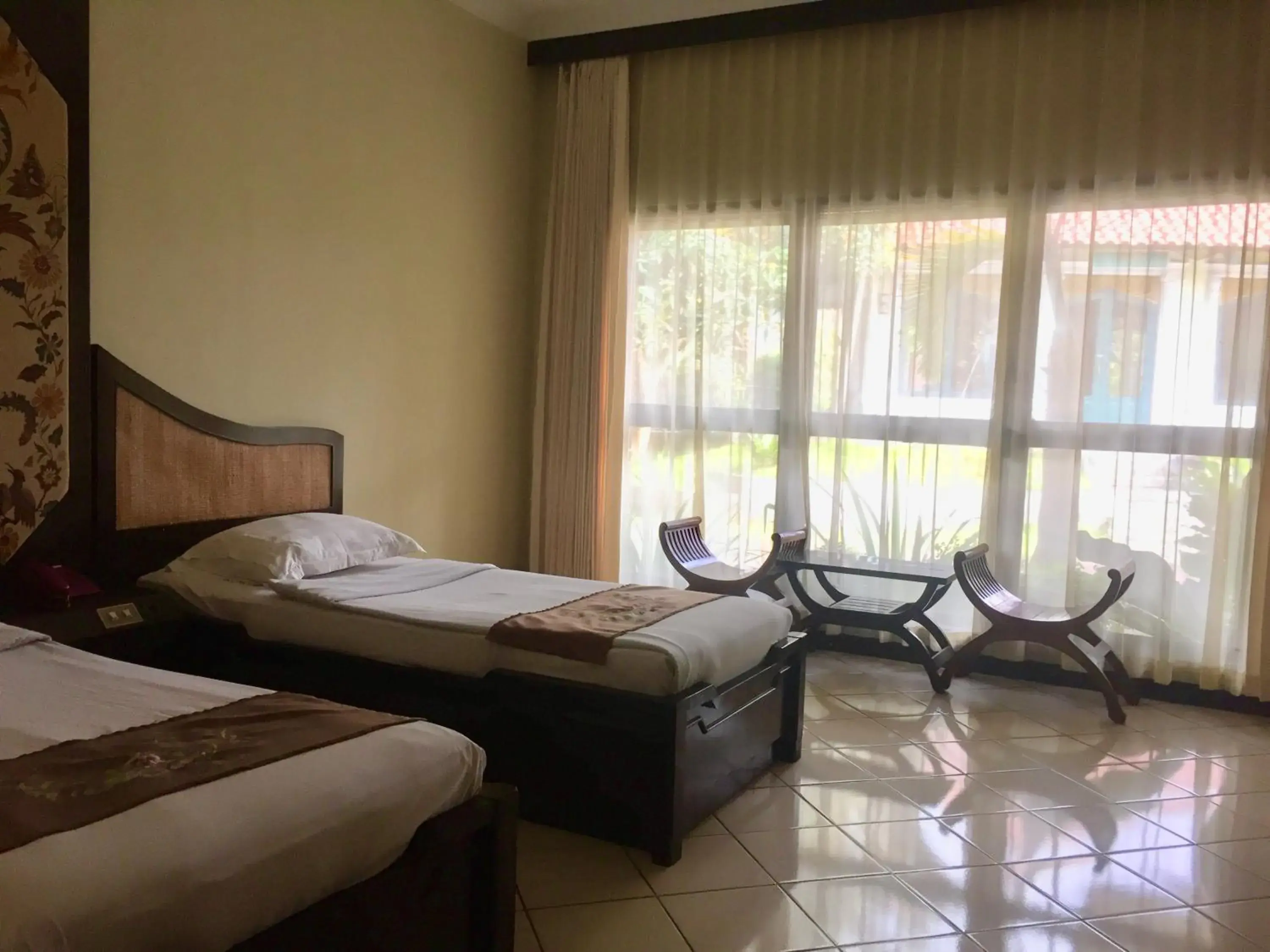 Standard Twin Room with Garden View in Mandalawangi Hotel Syariah Standard Twin Room with Garden View in Mandalawangi Hotel Syariah