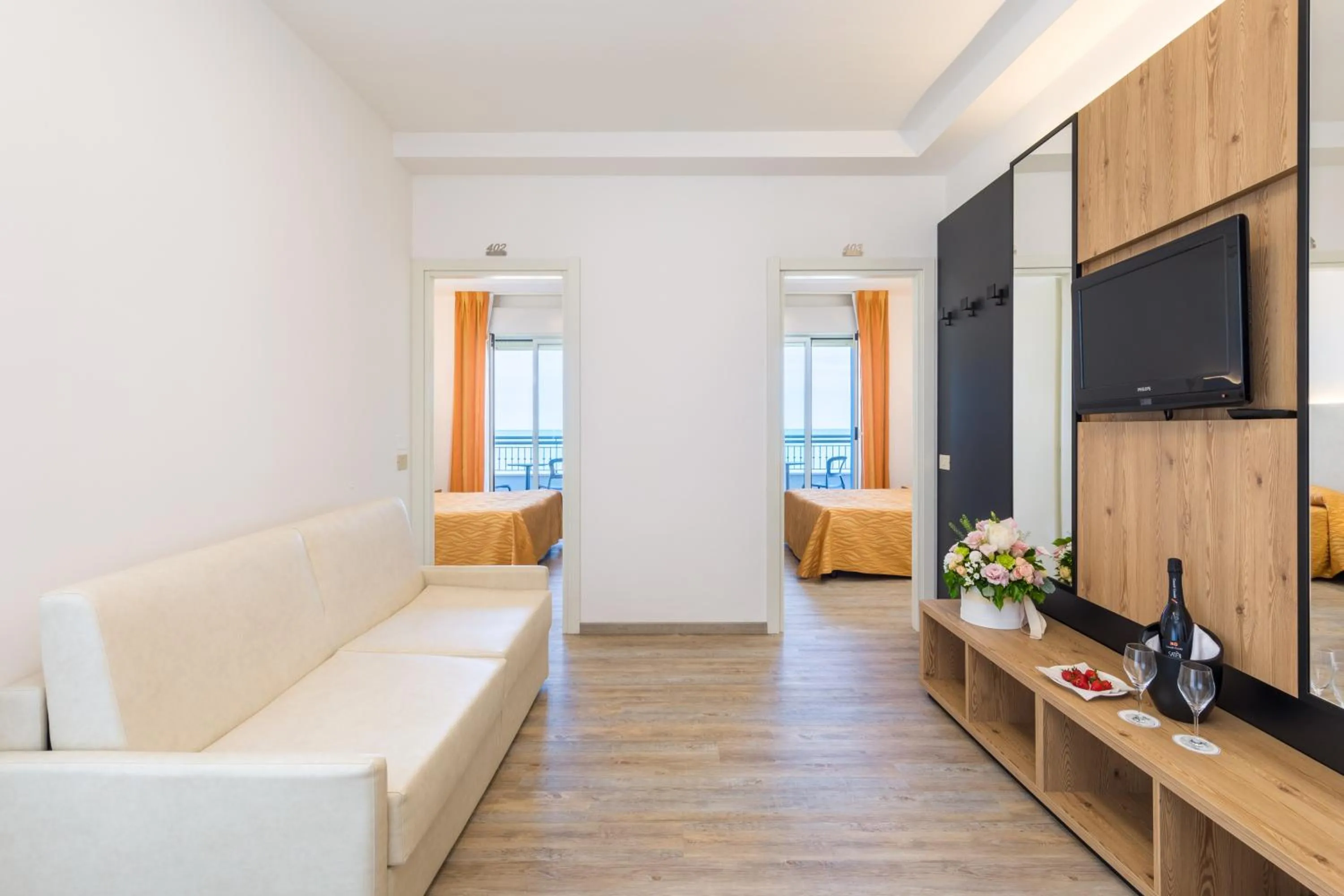 Living room, Bed in Hotel Nettuno