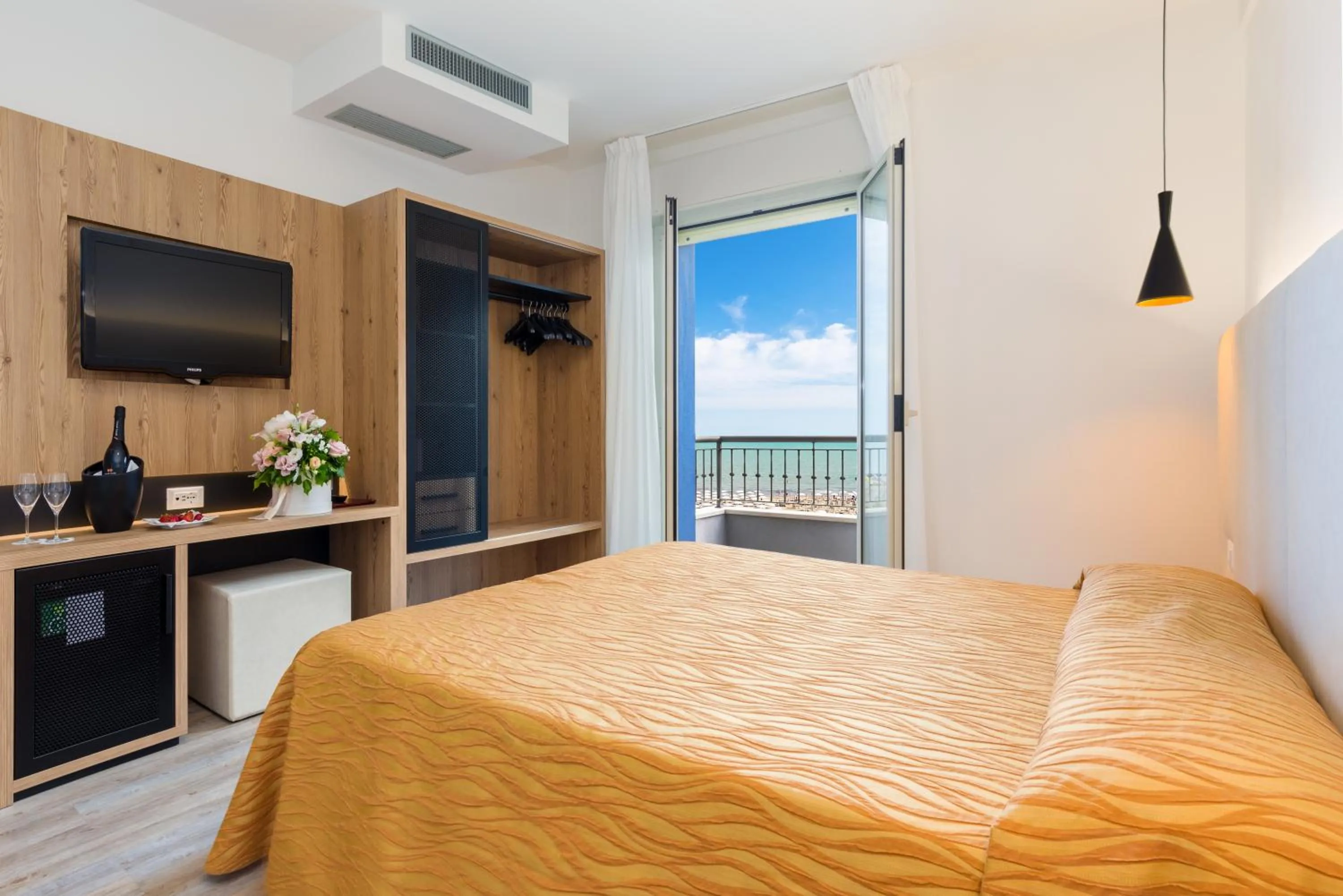 Bed in Hotel Nettuno