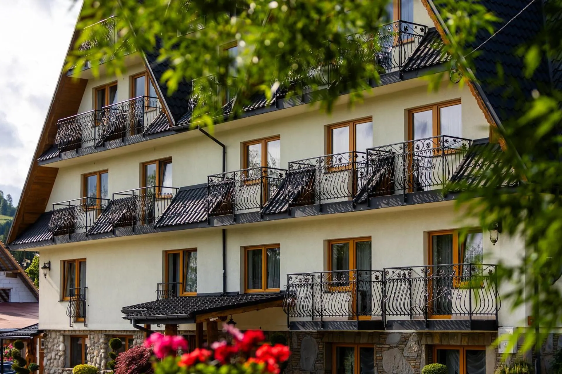 Property building in Willa Bystry Potok