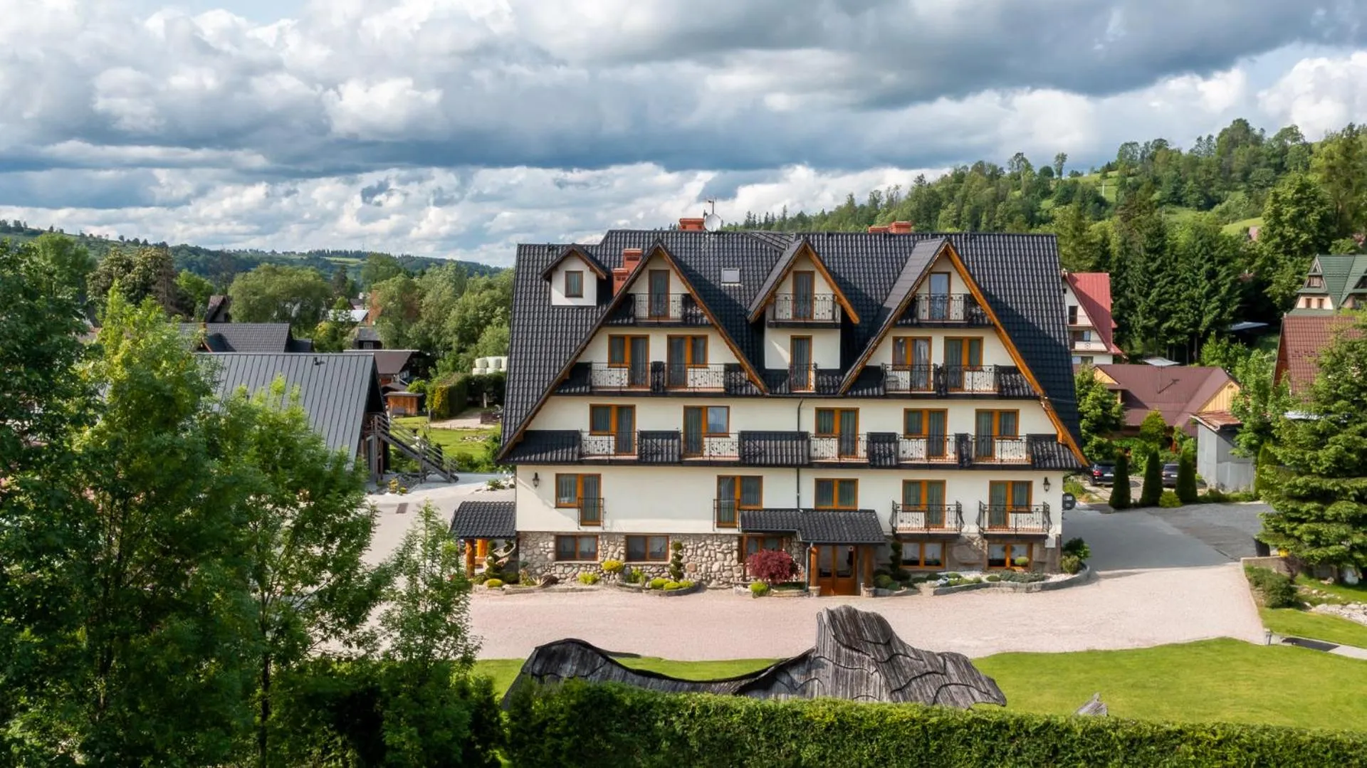 Property building in Willa Bystry Potok