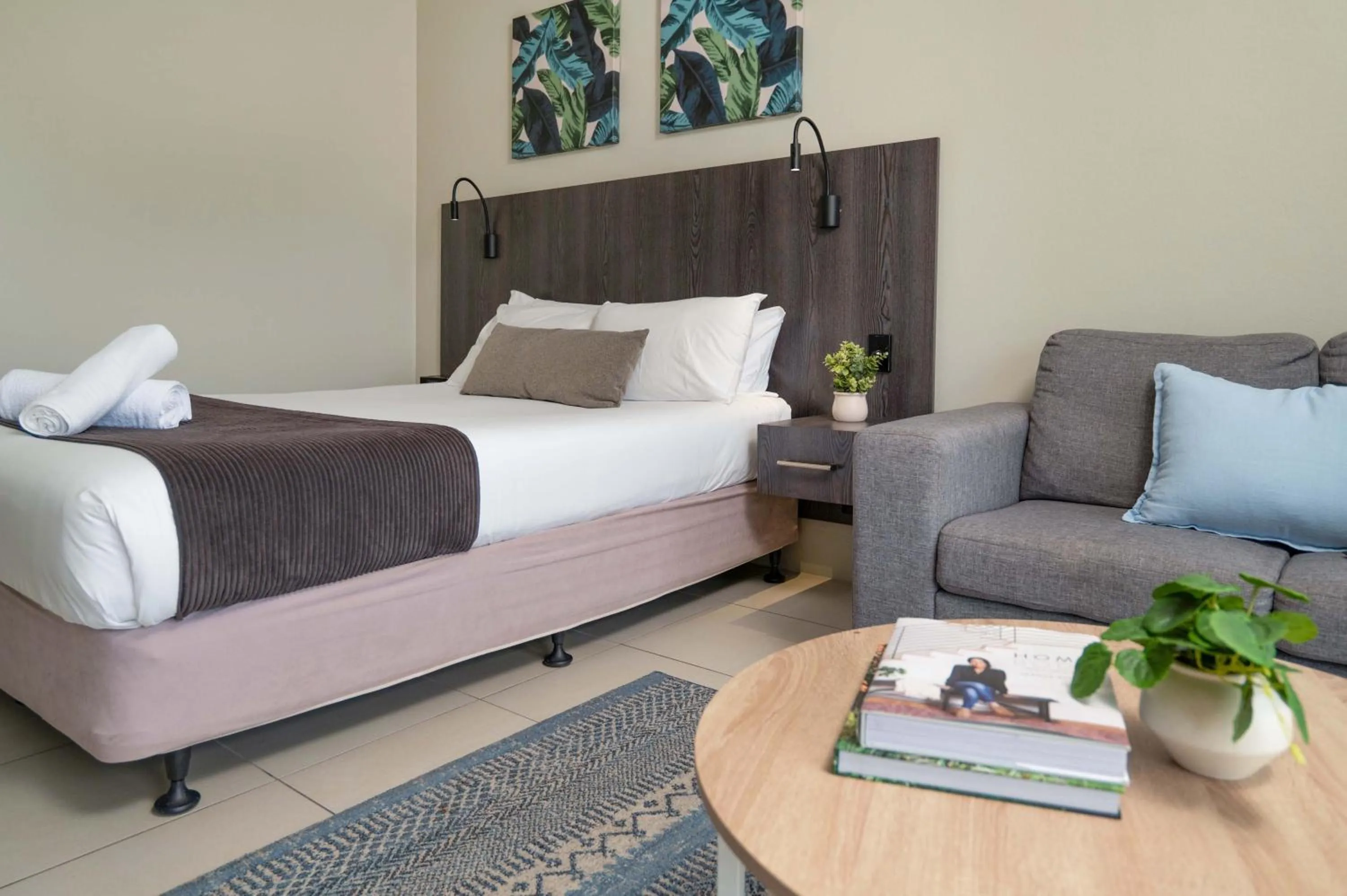 Bed in Alivio Hotel Cairns