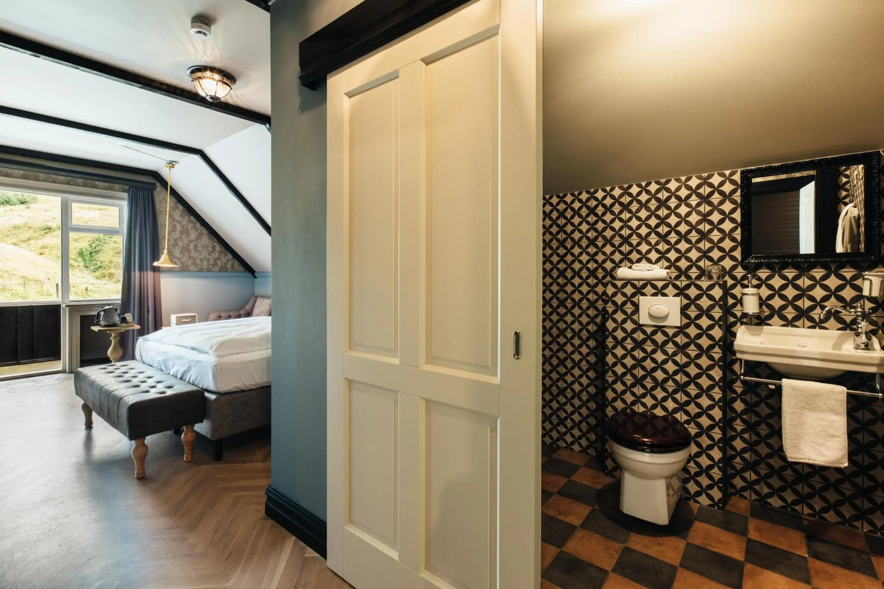Bathroom, Bed in Skálakot Manor Hotel