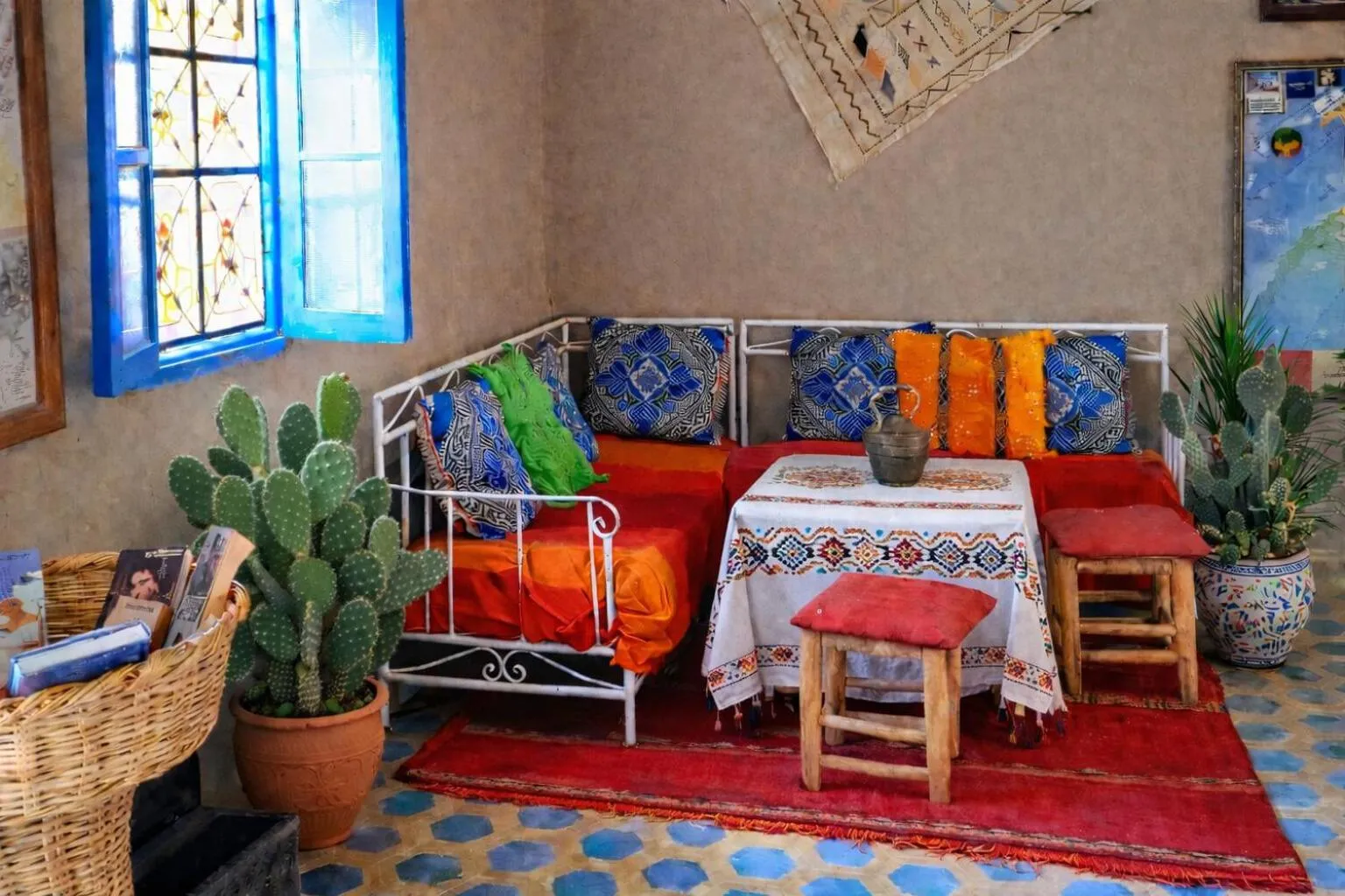 Living room, Bed in La Vallée des Dunes - Auberge, randonnées et circuits
