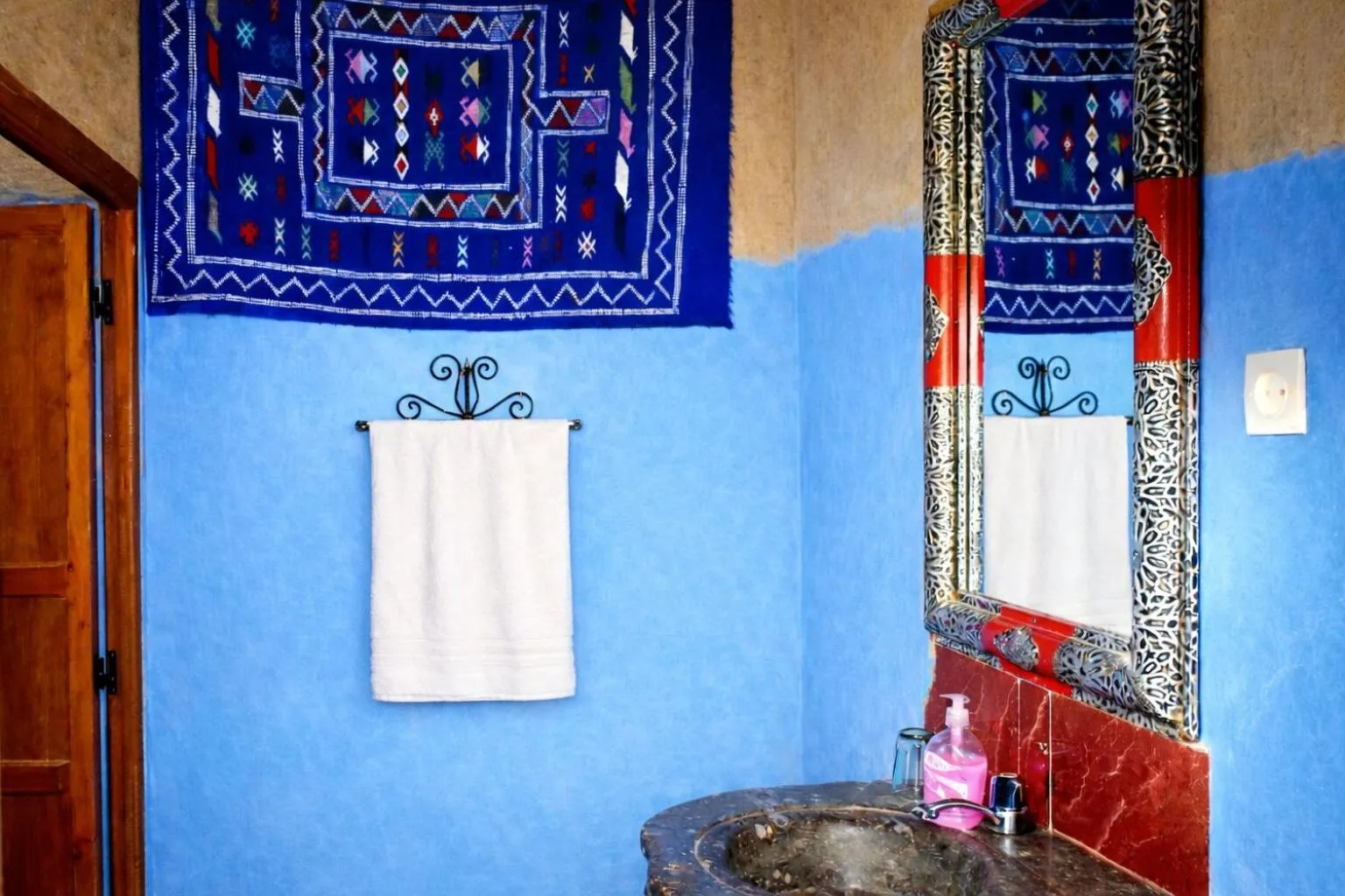 Bathroom in La Vallée des Dunes - Auberge, randonnées et circuits