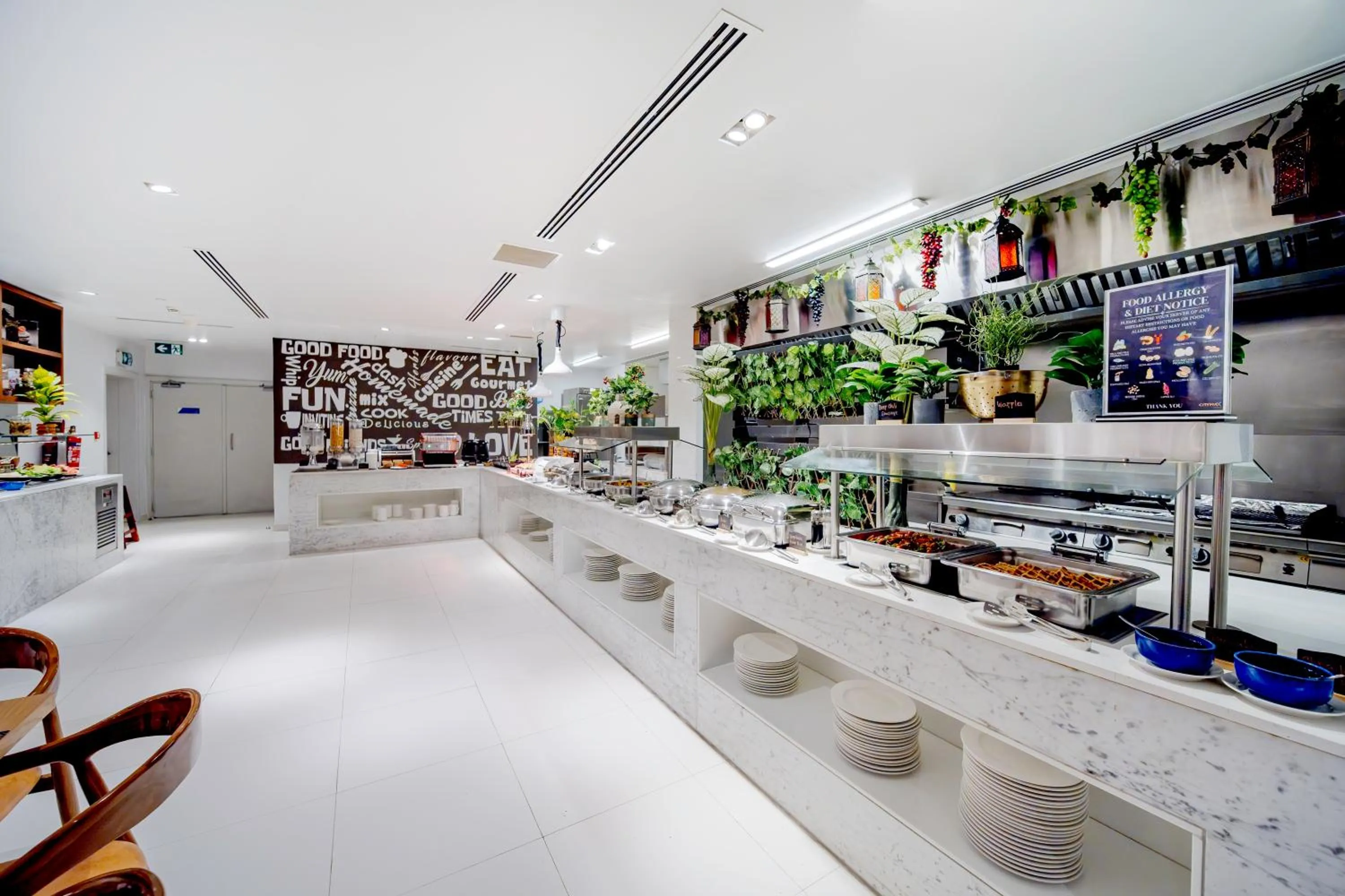 Dining area in Citymax Hotel Ras Al Khaimah