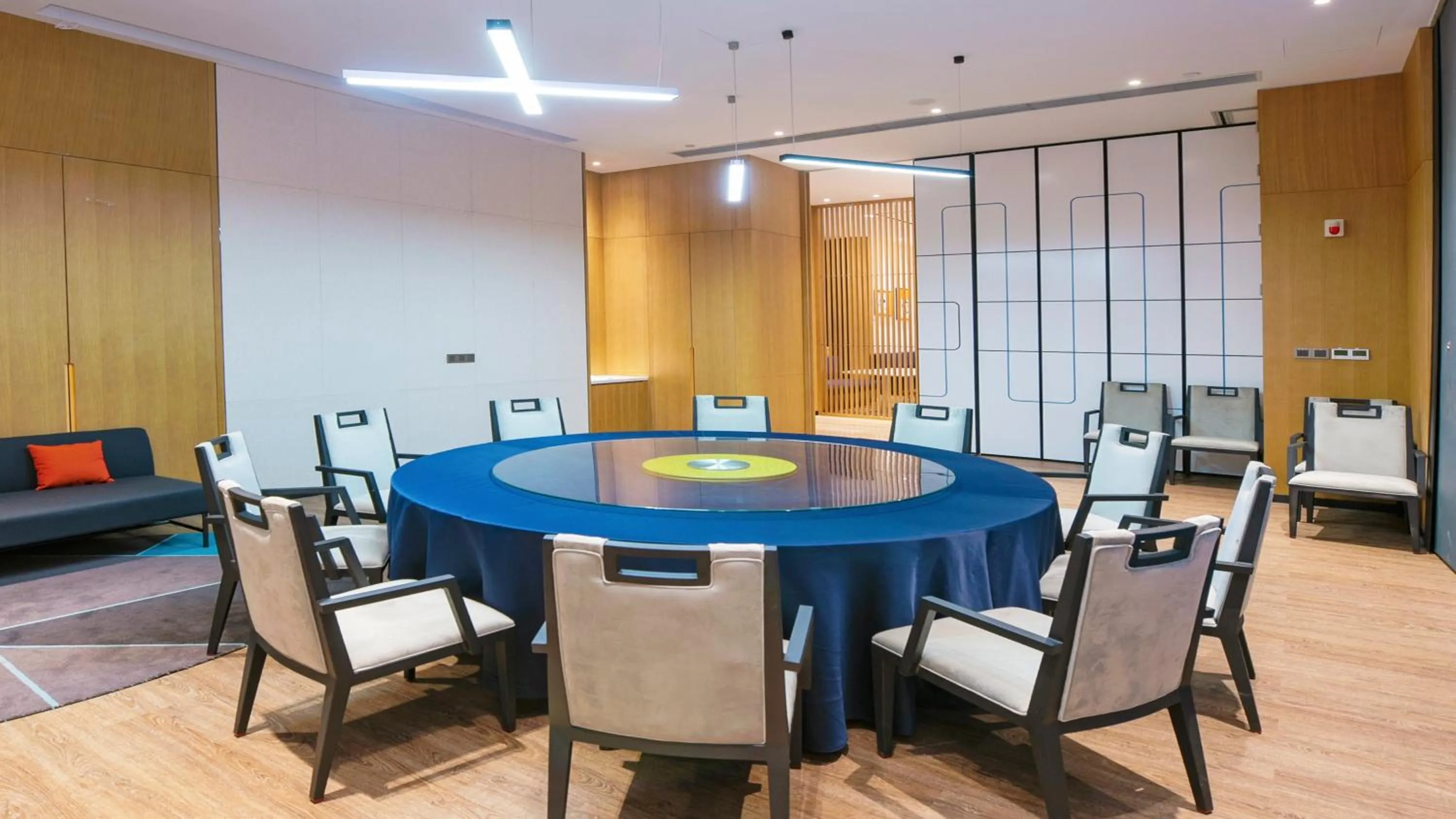 Restaurant/places to eat in Holiday Inn Express Luanchuan by IHG