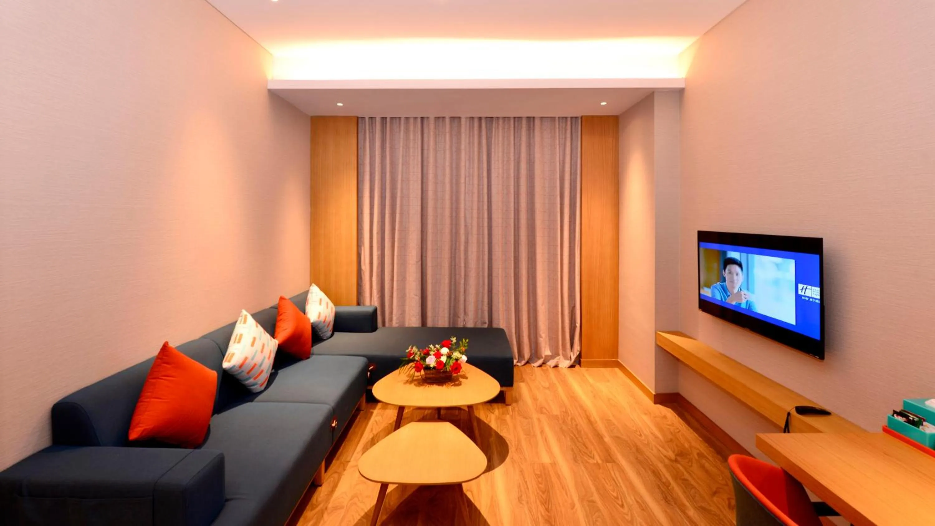 Photo of the whole room in Holiday Inn Express Luanchuan by IHG