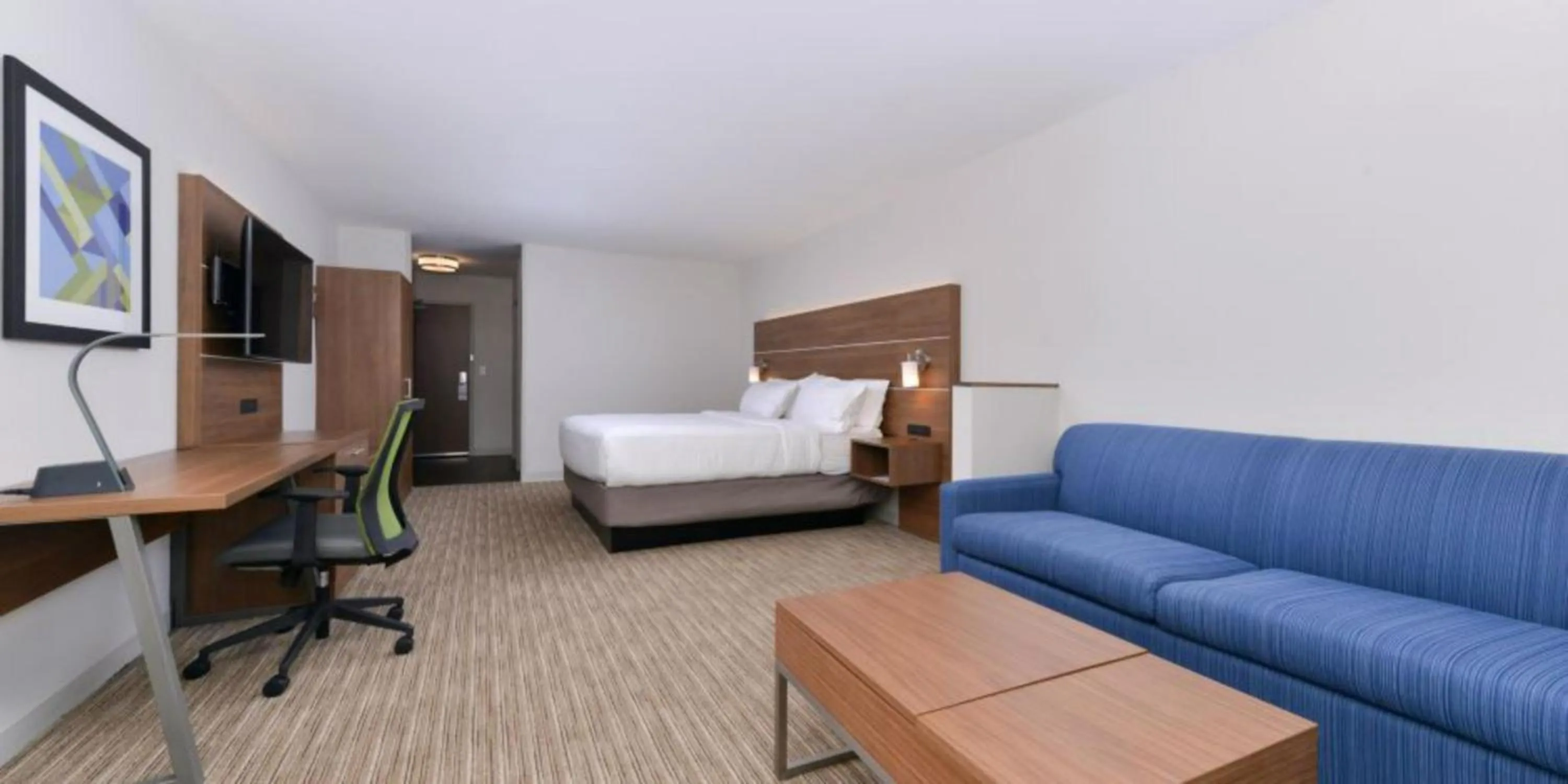 Photo of the whole room, Bed in Holiday Inn Express - Alliance by IHG