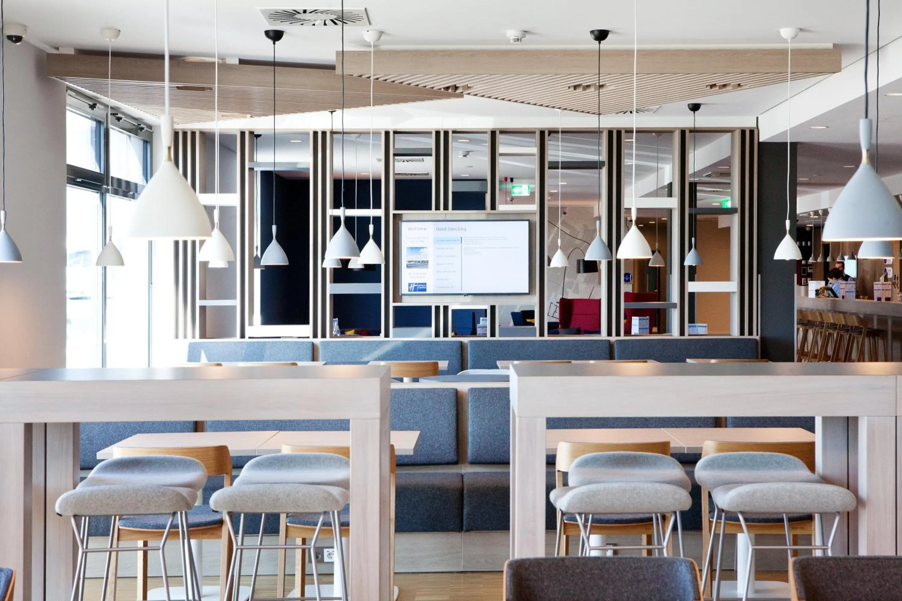 Lounge or bar in Holiday Inn Express - Ringsheim by IHG