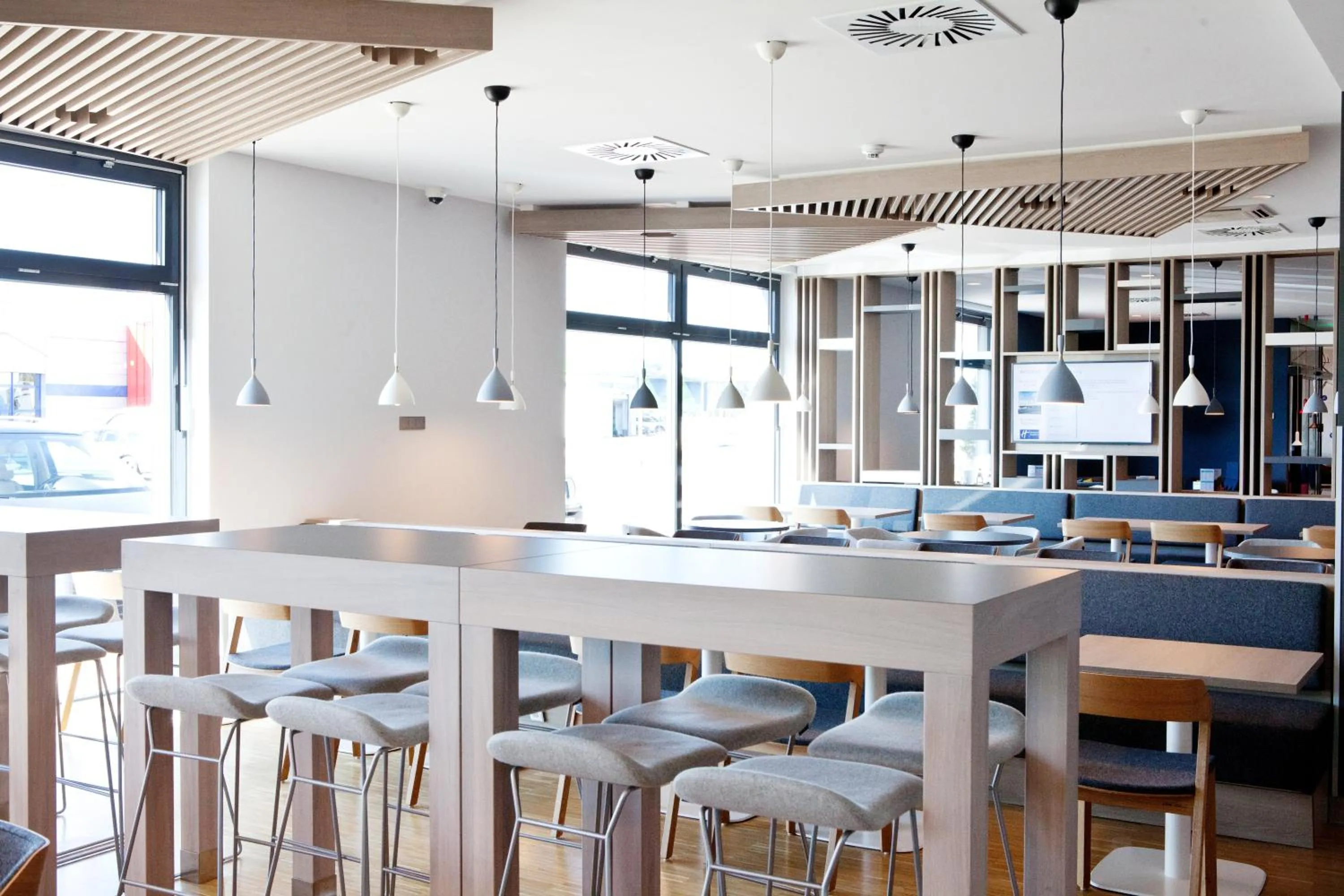 Lounge or bar in Holiday Inn Express - Ringsheim by IHG