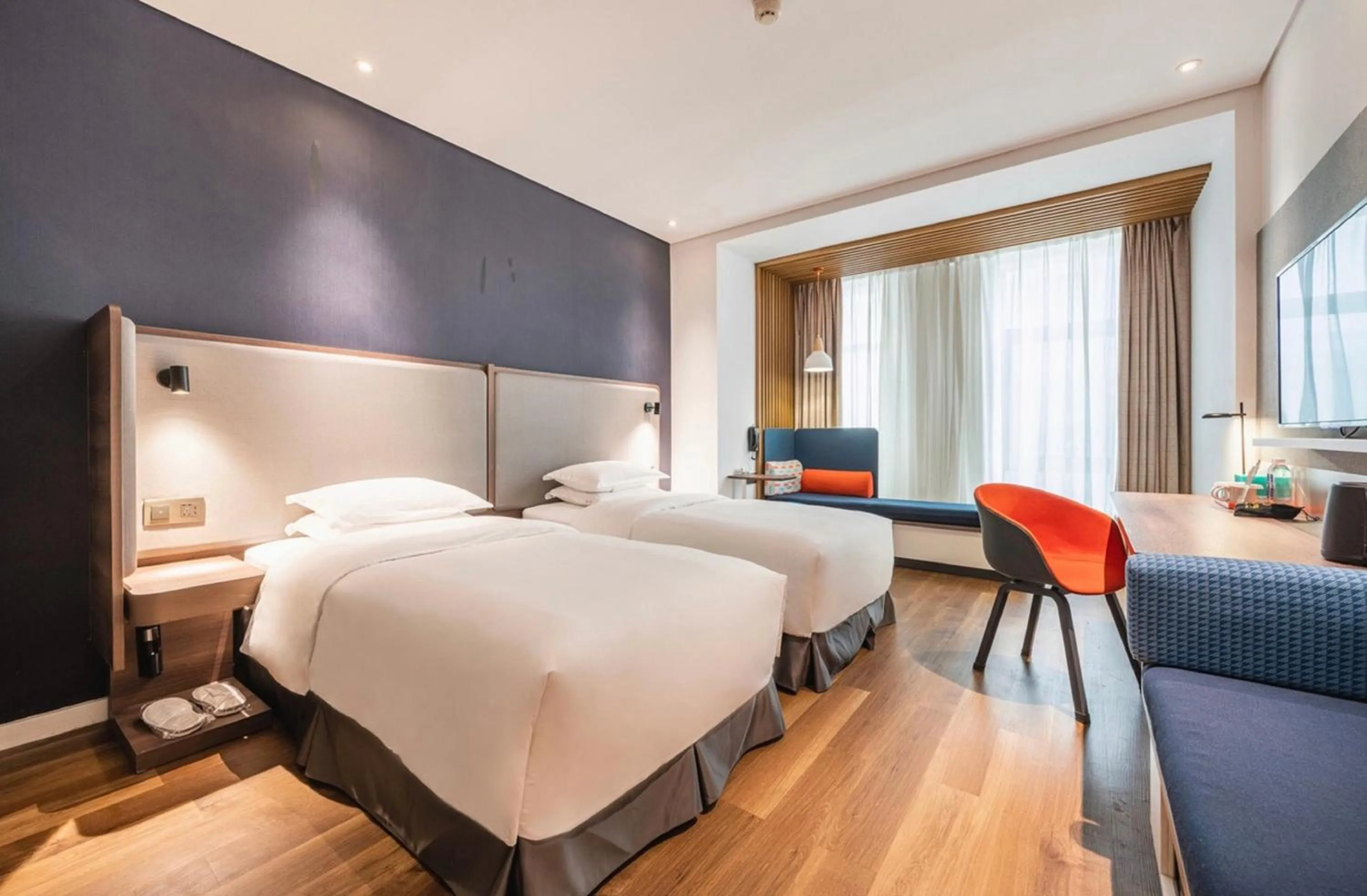 Photo of the whole room, Bed in Holiday Inn Express Hefei Shushan by IHG