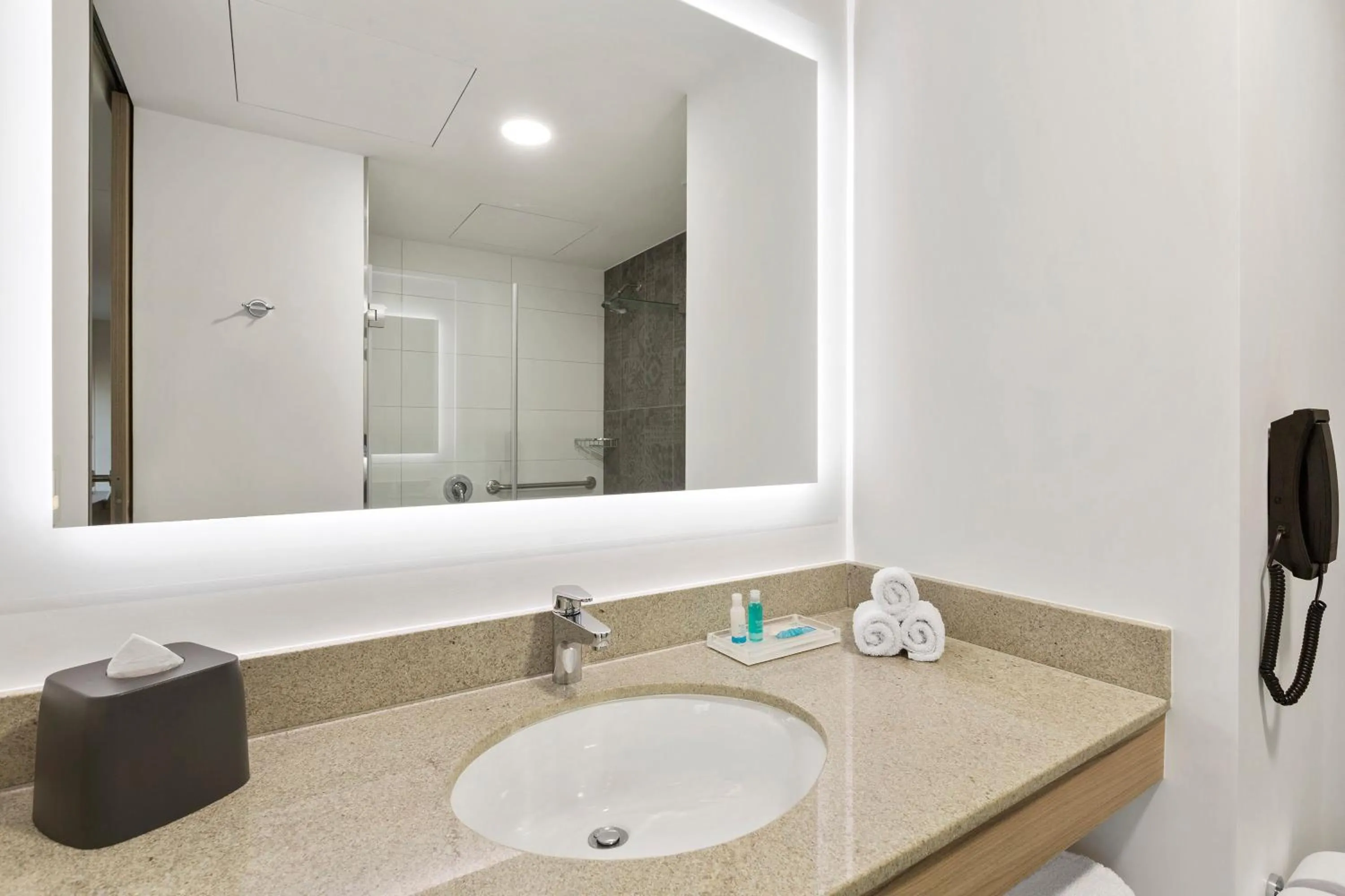 Bathroom in Holiday Inn Express - Lima San Isidro by IHG