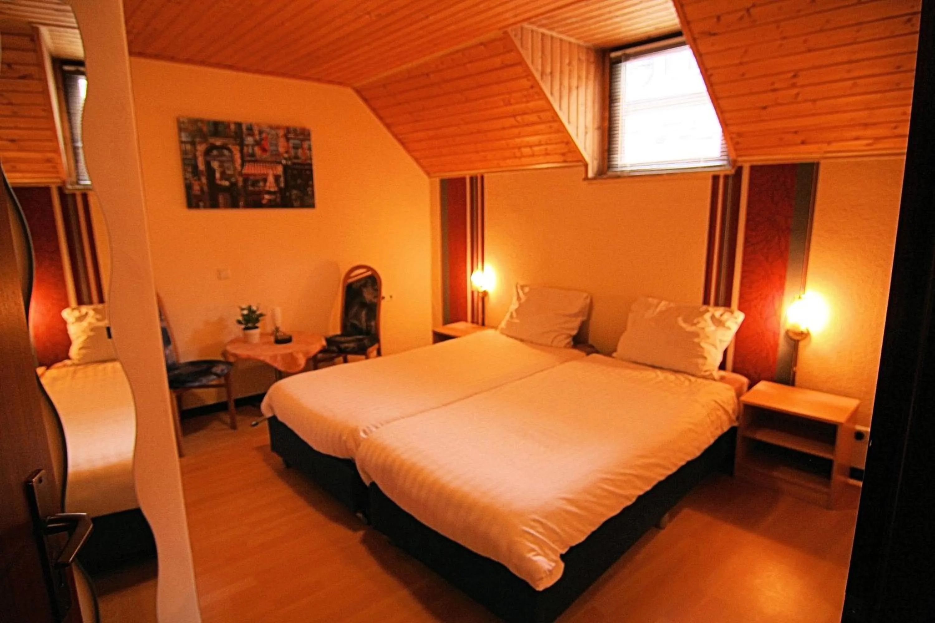 Bedroom, Bed in Hotel Zur Dorfschänke