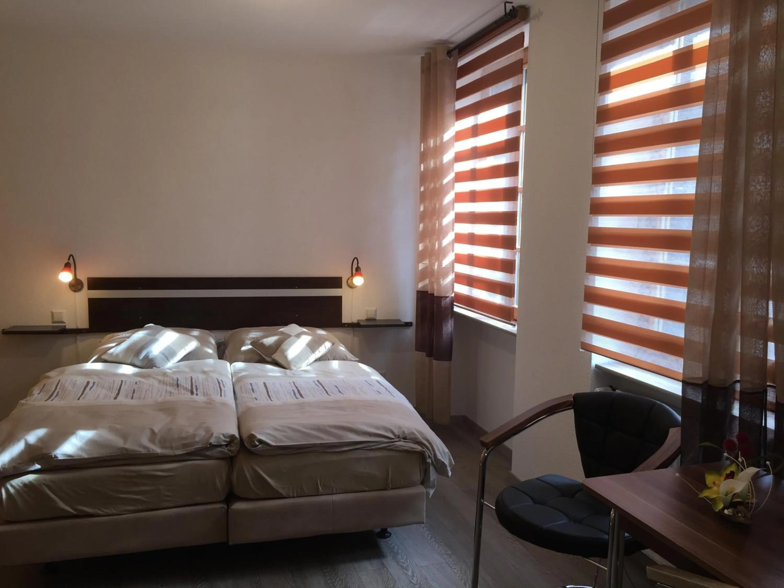 Photo of the whole room, Bed in Hotel Zur Dorfschänke