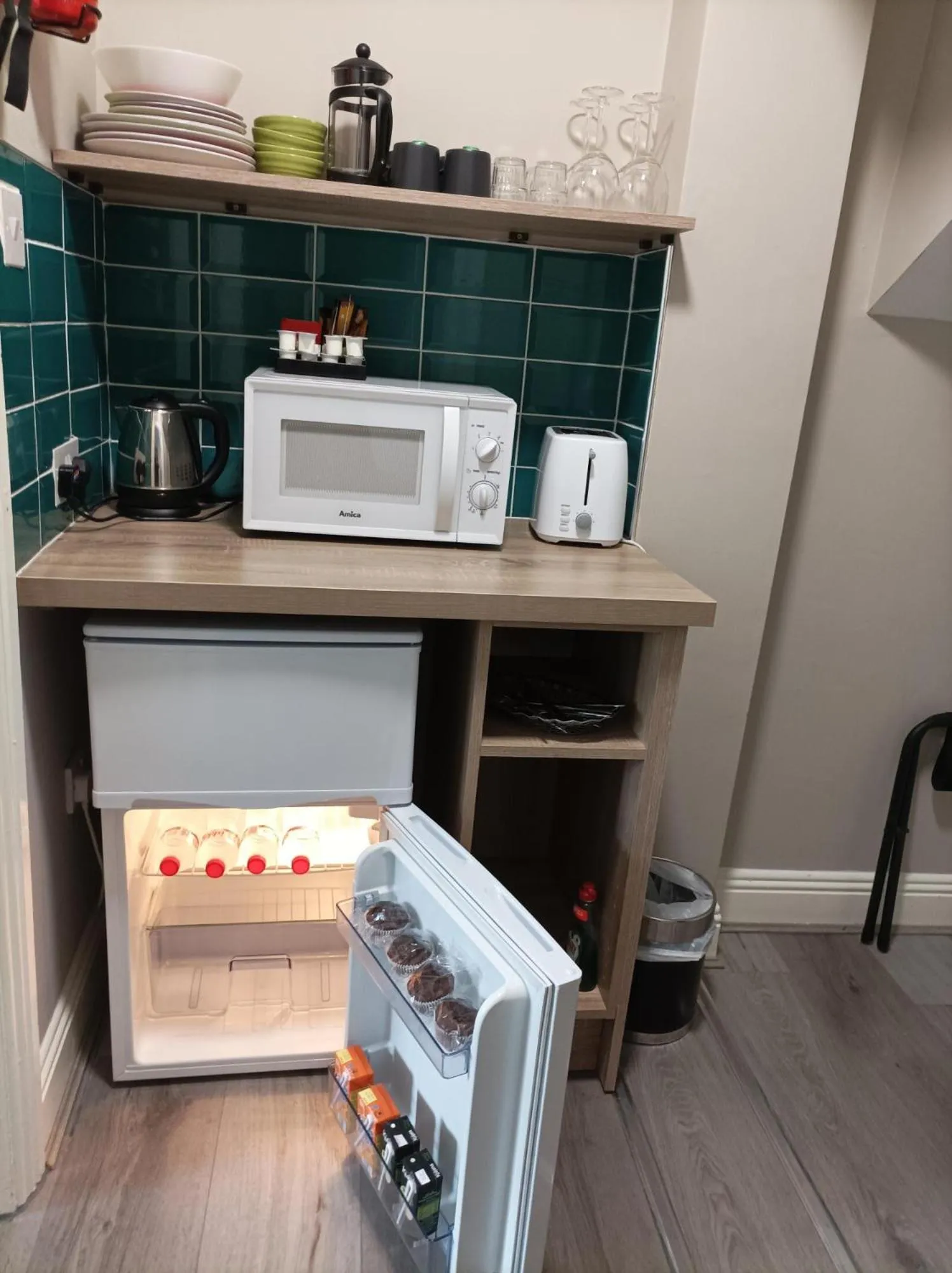 Tom Dick and Harriet's Accommodation