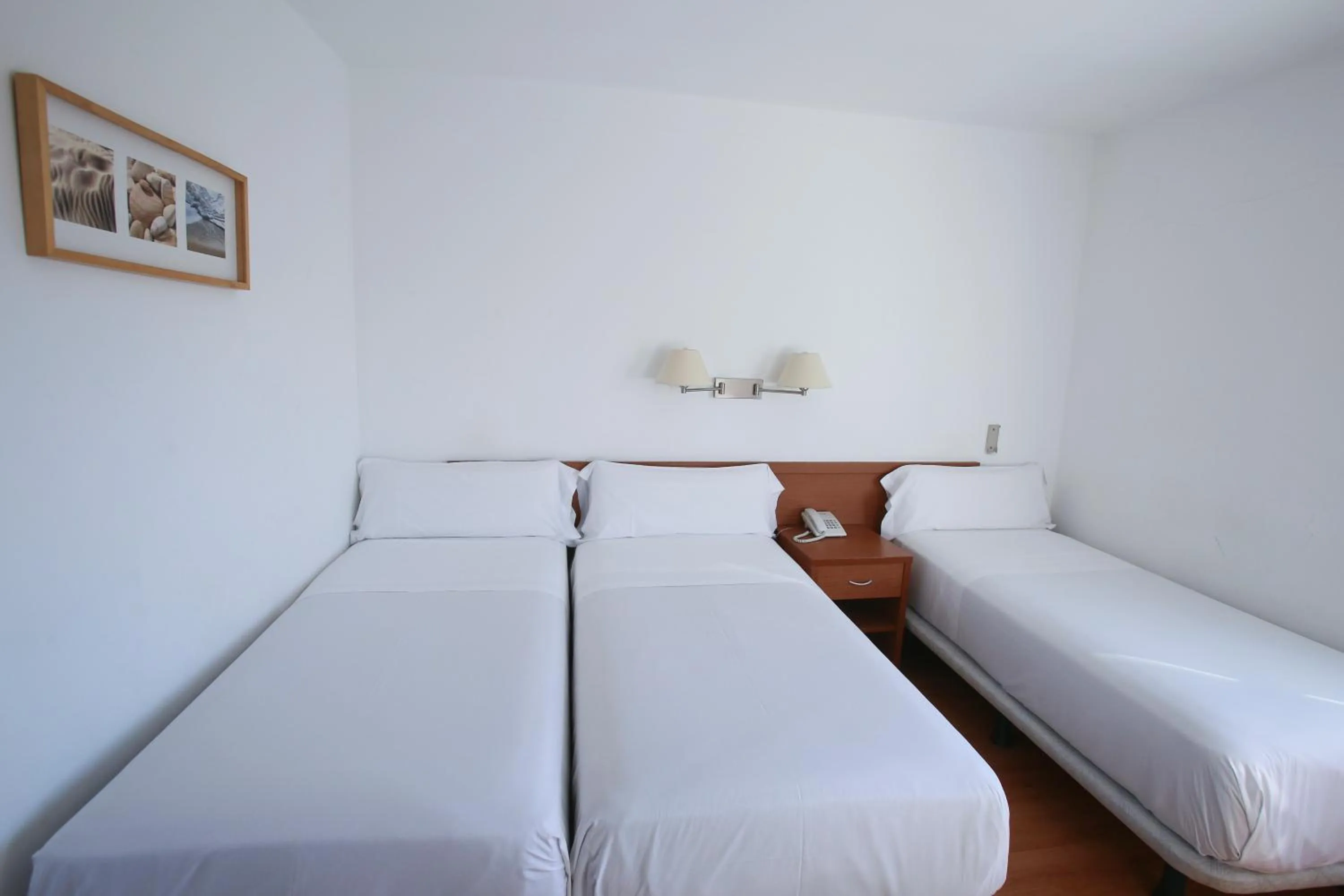 Photo of the whole room, Bed in Gatell Hotel