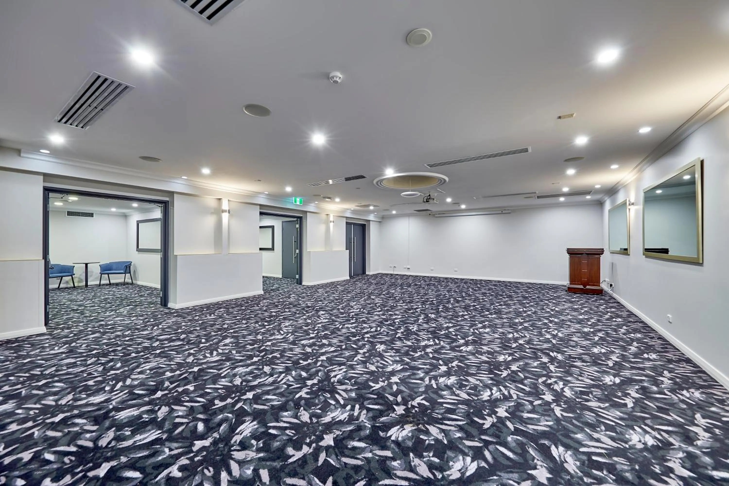 Meeting/conference room in Mercure Perth On Hay