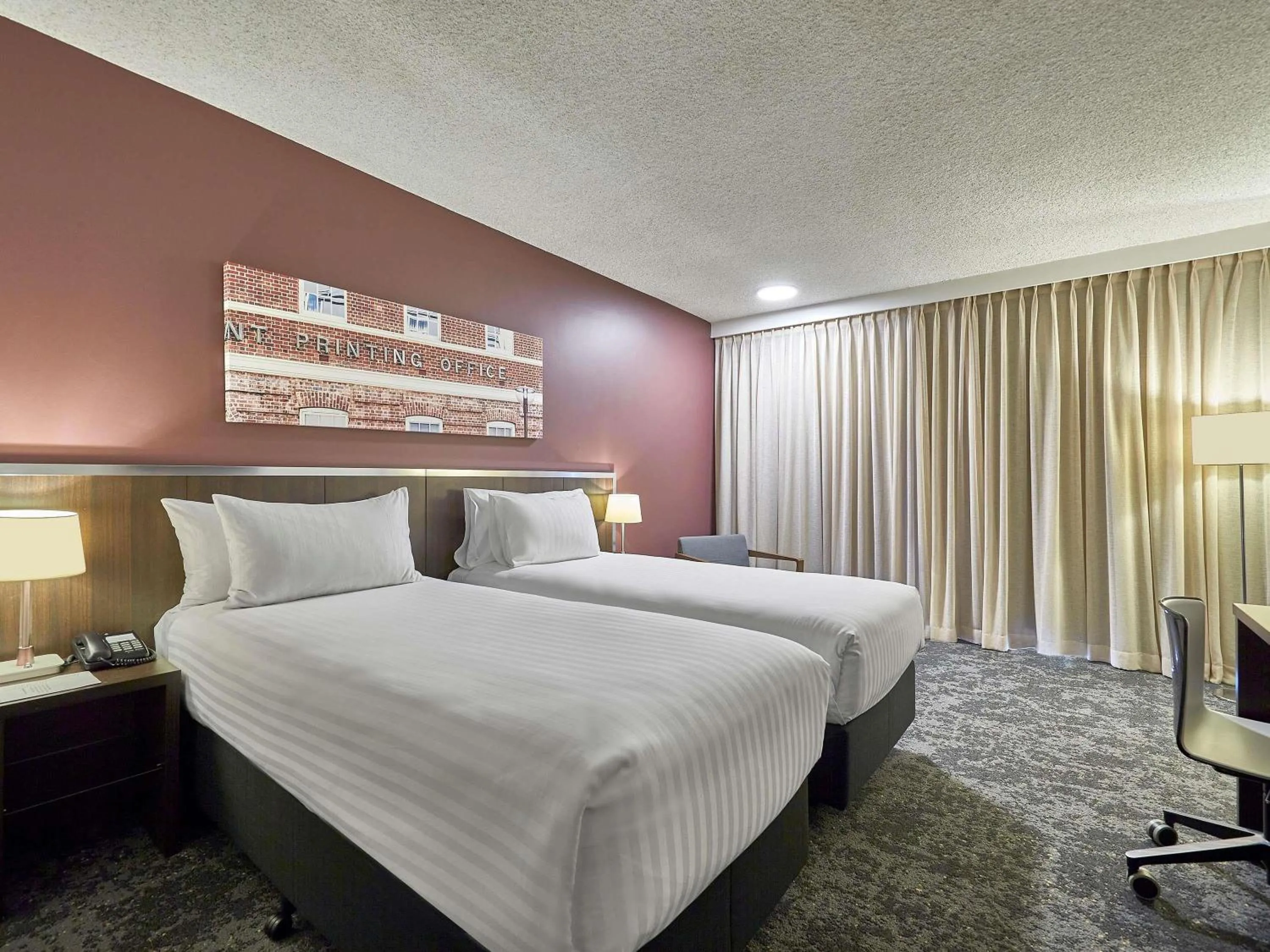 Bedroom, Bed in Mercure Perth On Hay