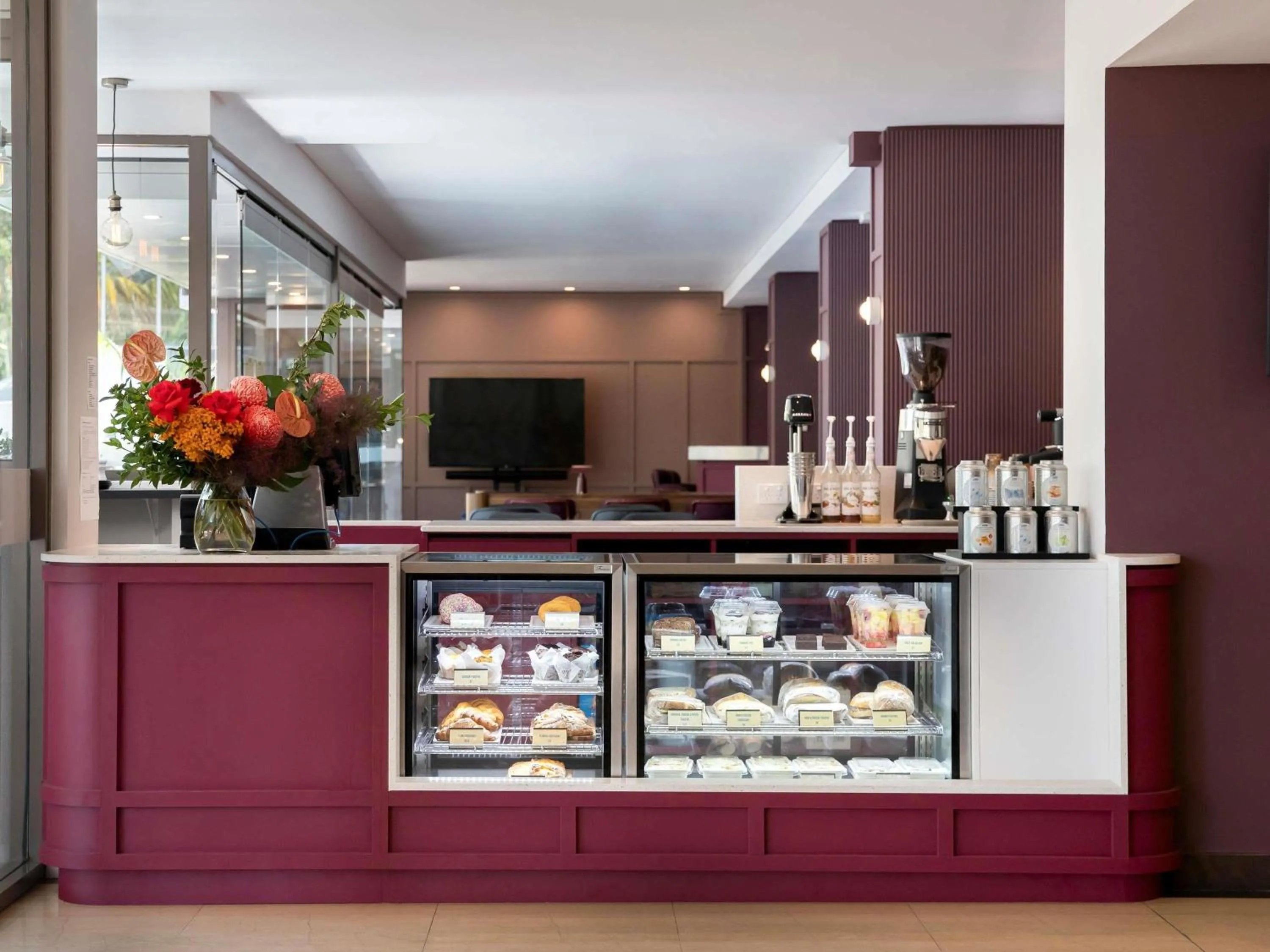 Lounge or bar in Mercure Perth On Hay