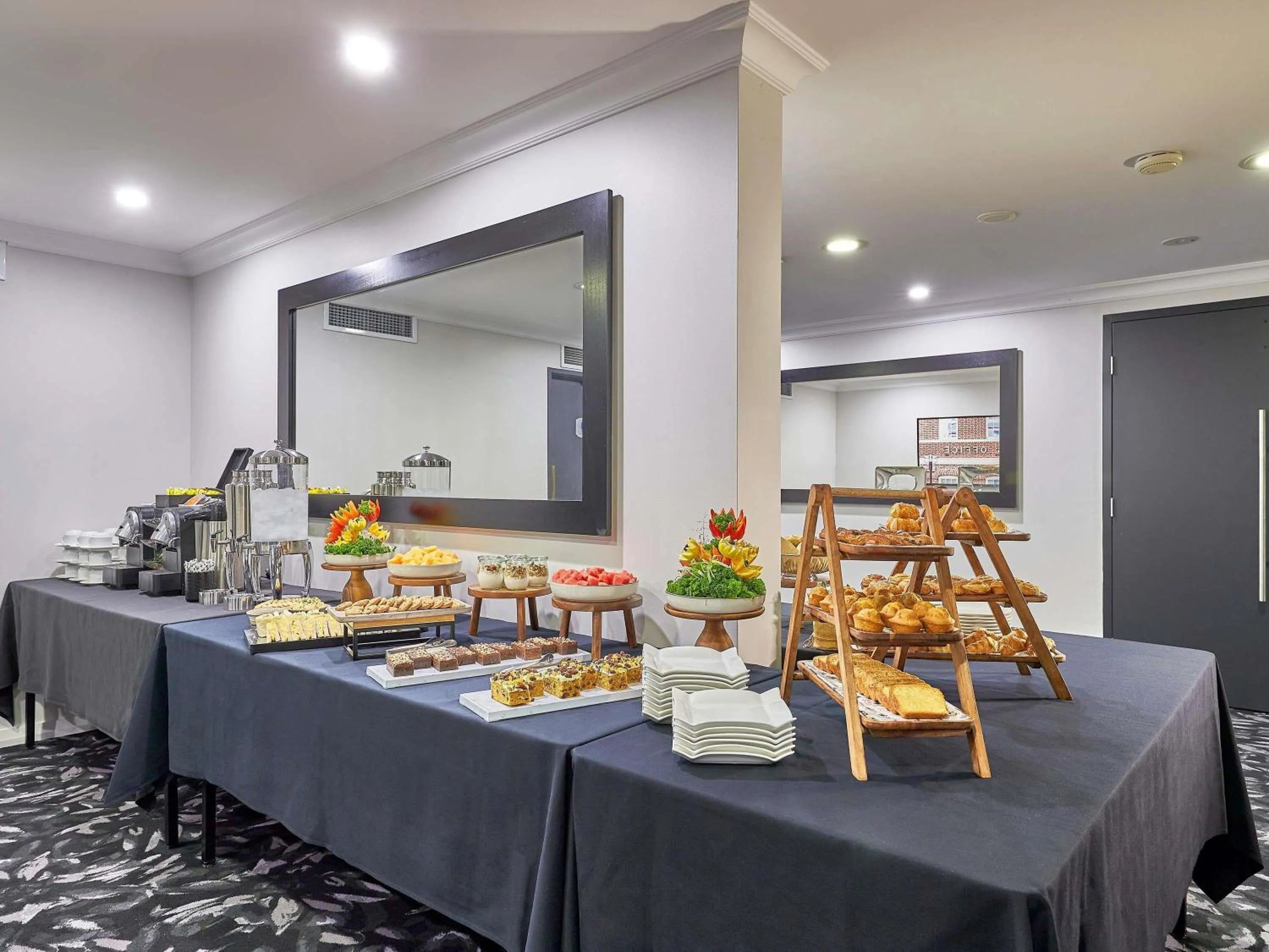 Meeting/conference room in Mercure Perth On Hay